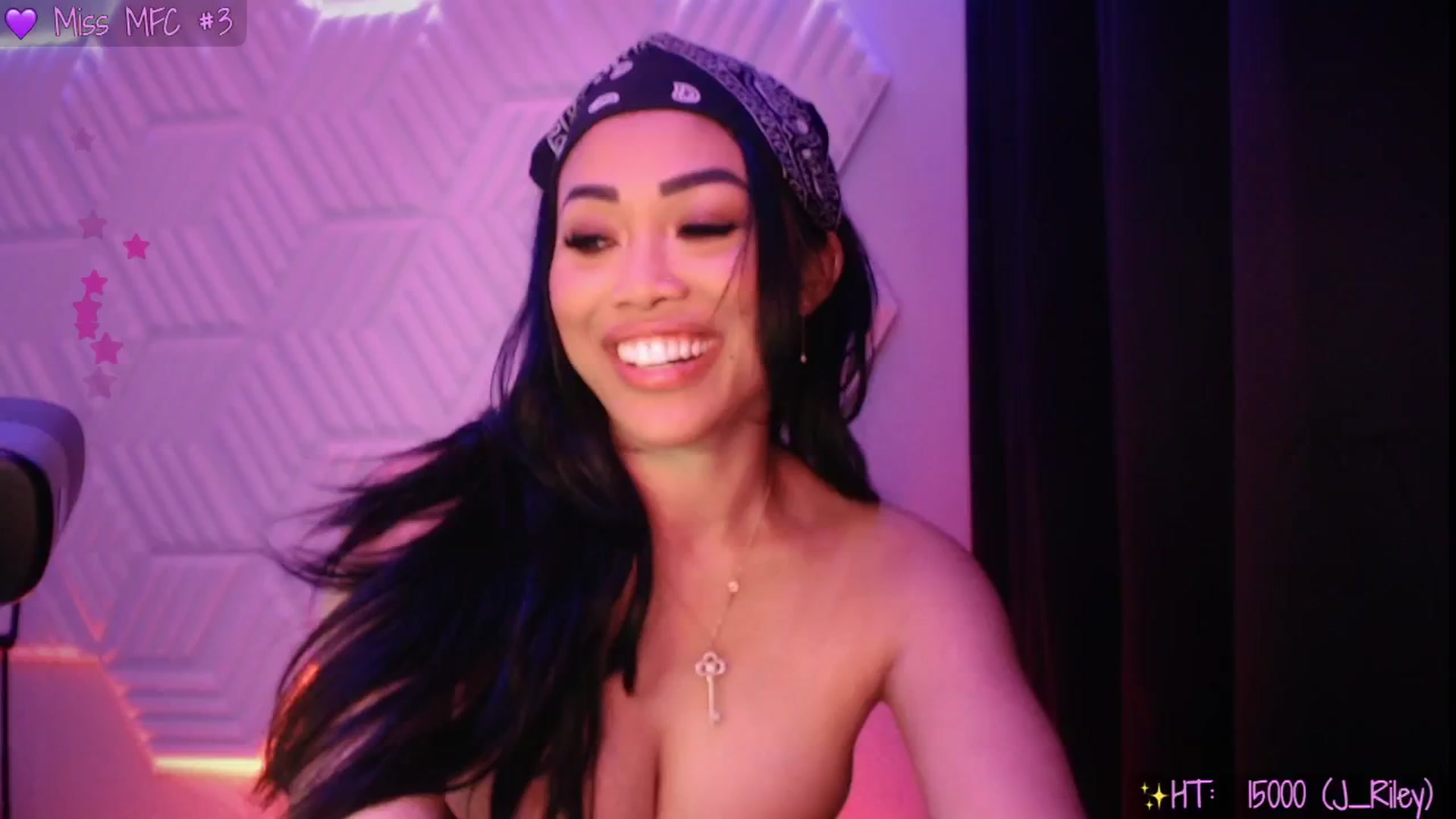 Gallery image thumbnail from SinCityVEE's myfreecams stream on, 04/26/2025, 11:31 image 16 of 20