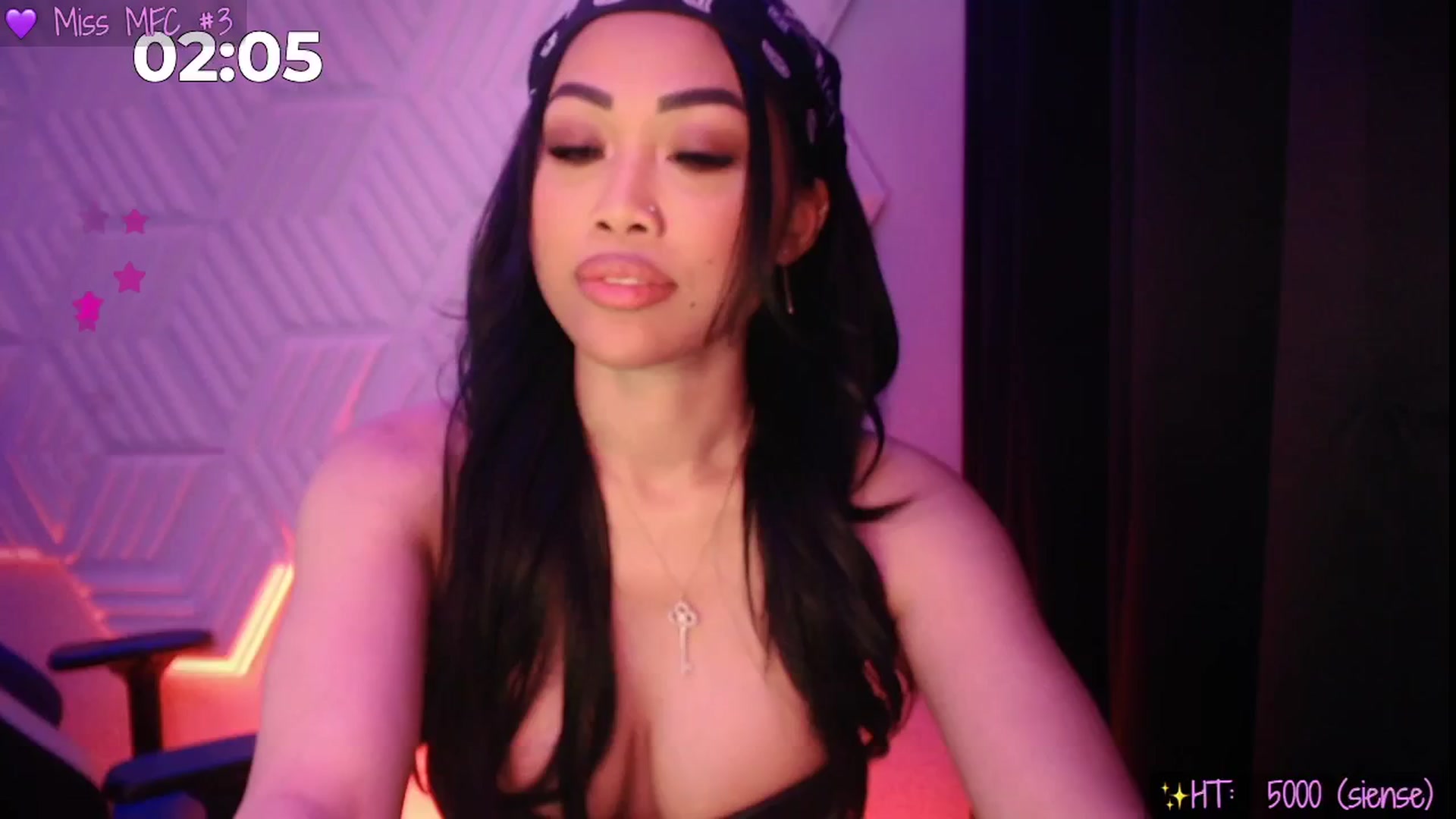 Gallery image thumbnail from SinCityVEE's myfreecams stream on, 04/27/2025, 11:43 image 5 of 20