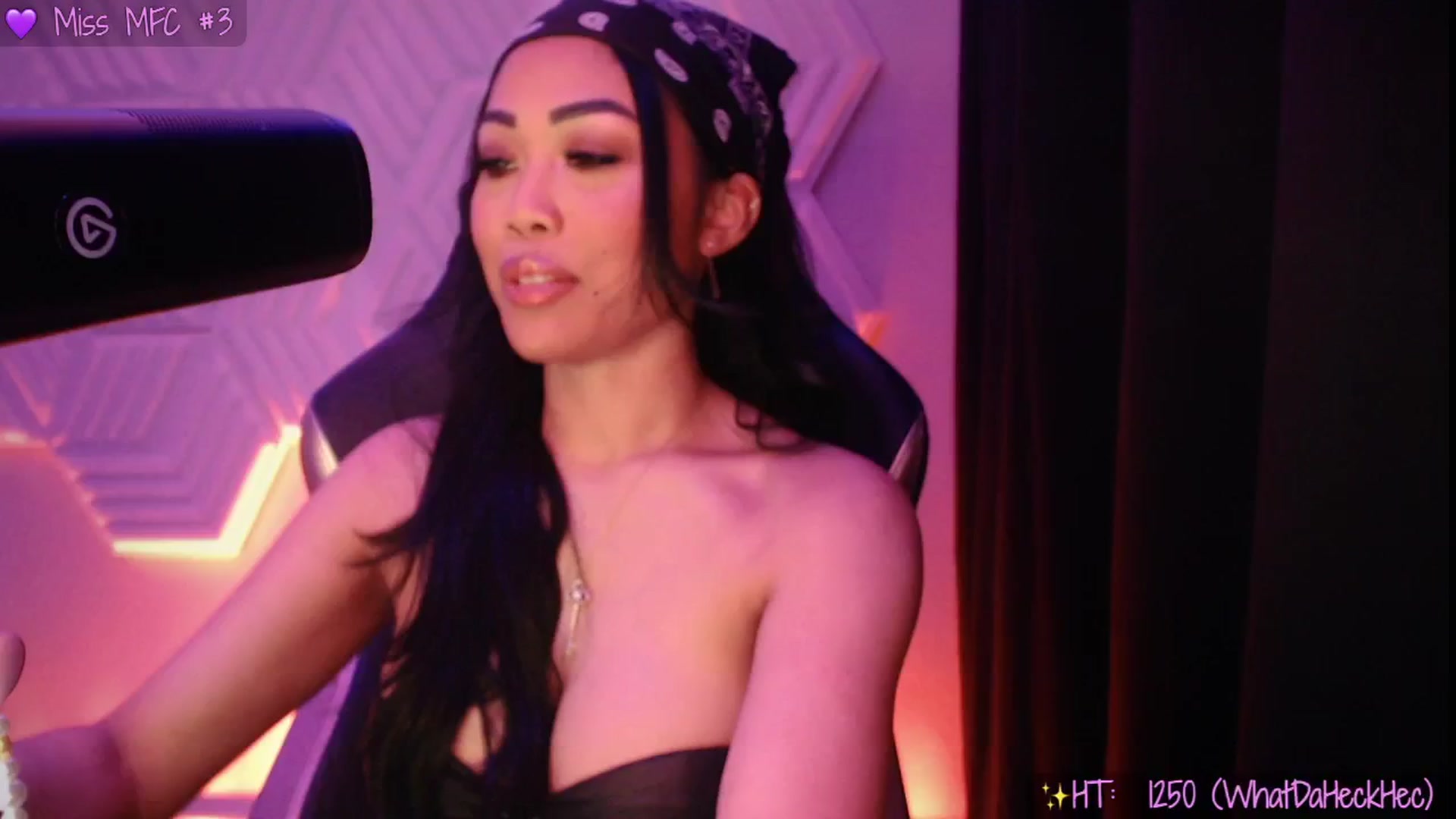 Gallery image thumbnail from SinCityVEE's myfreecams stream on, 04/27/2025, 11:43 image 2 of 20