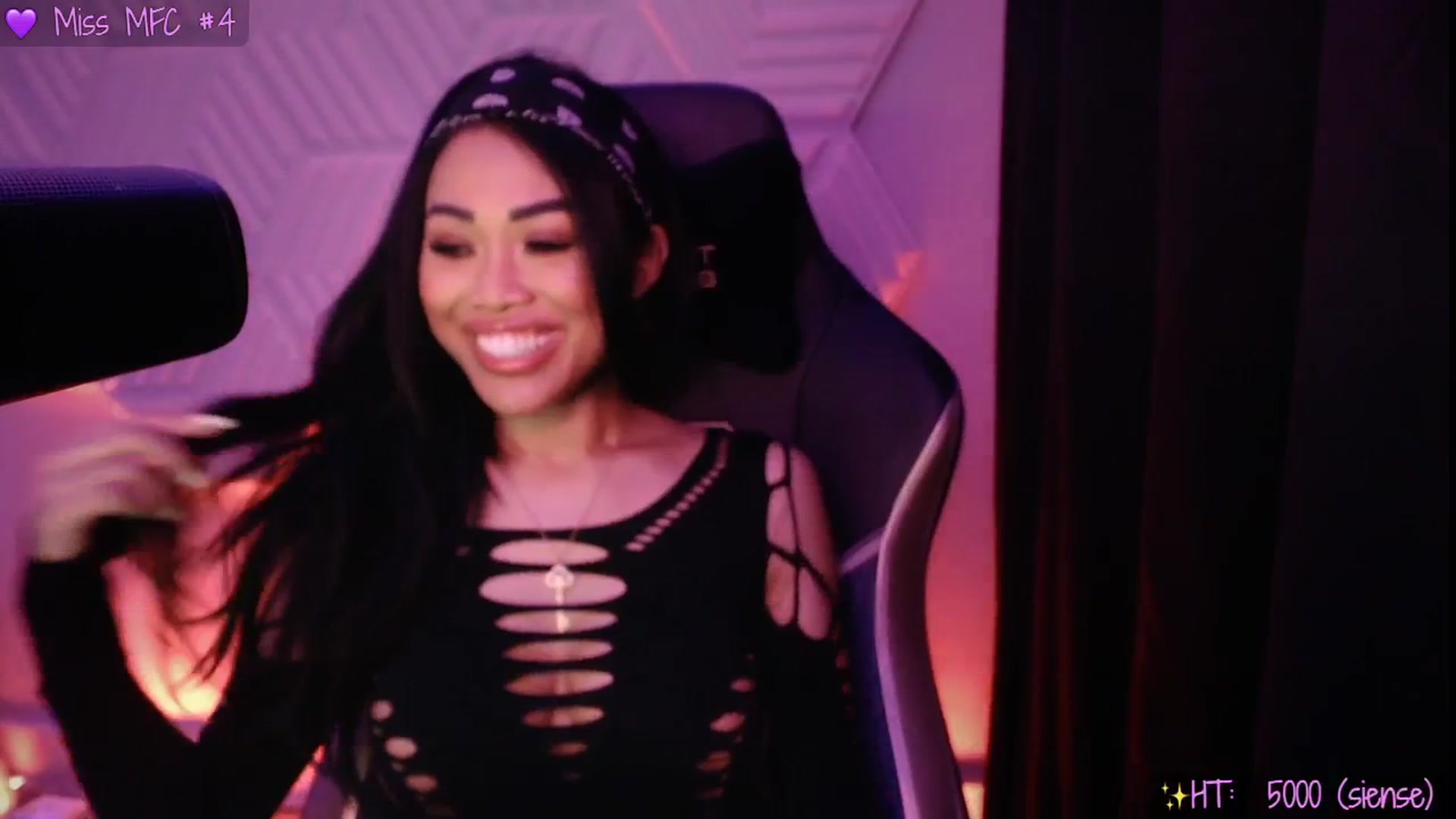 Gallery image thumbnail from SinCityVEE's myfreecams stream on, 04/30/2025, 05:33 image 12 of 20