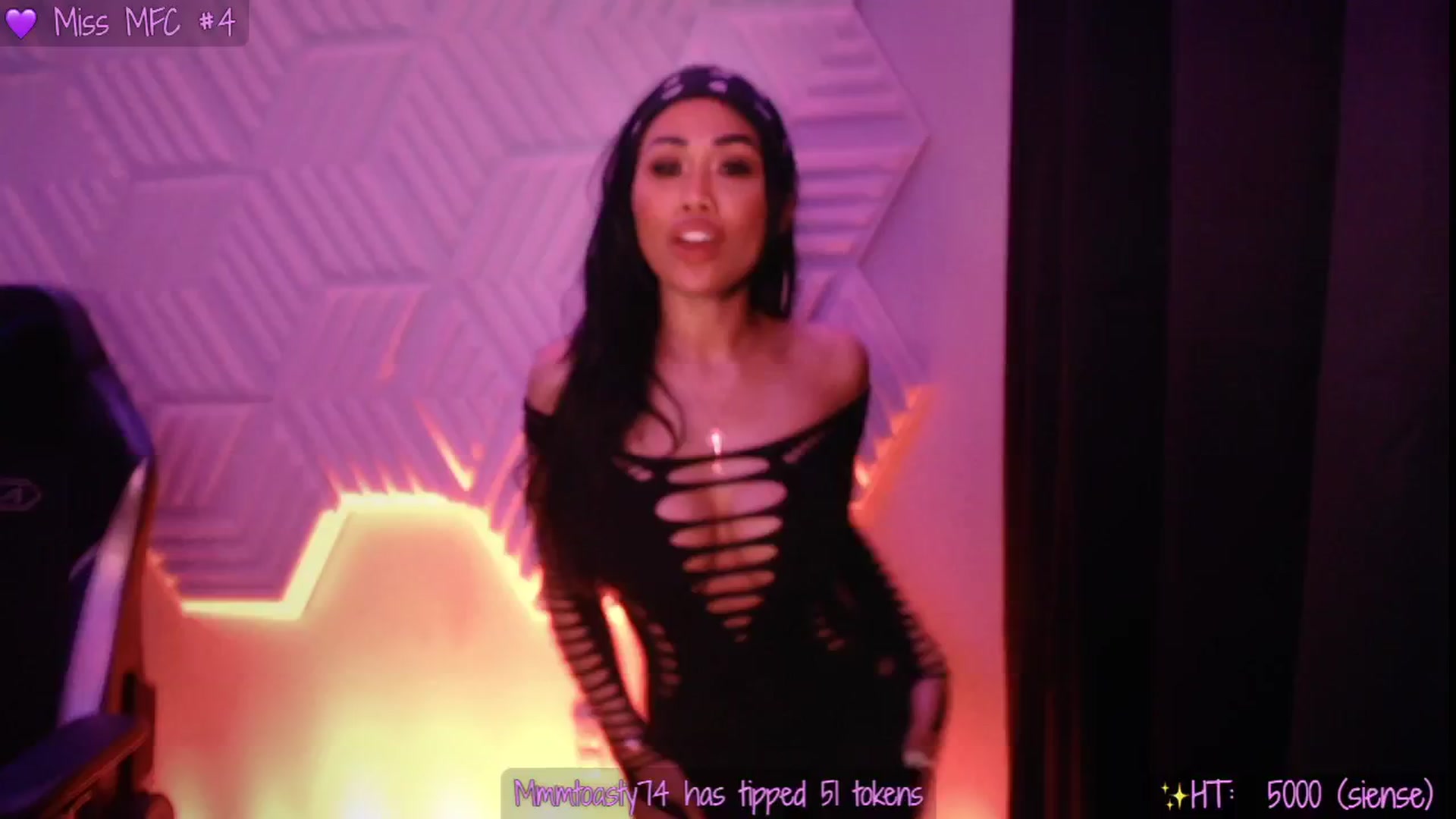 Gallery image thumbnail from SinCityVEE's myfreecams stream on, 04/30/2025, 06:15 image 2 of 20
