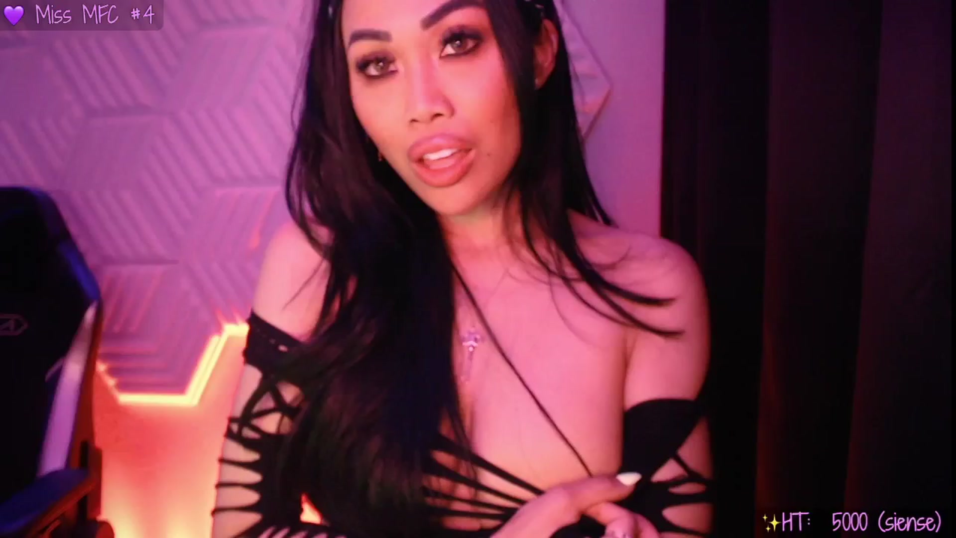 Gallery image thumbnail from SinCityVEE's myfreecams stream on, 04/30/2025, 06:15 image 3 of 20