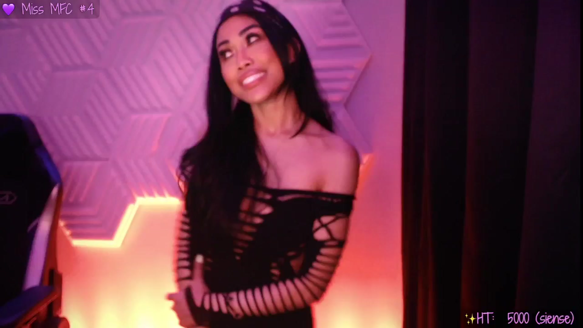 Gallery image thumbnail from SinCityVEE's myfreecams stream on, 04/30/2025, 06:15 image 5 of 20