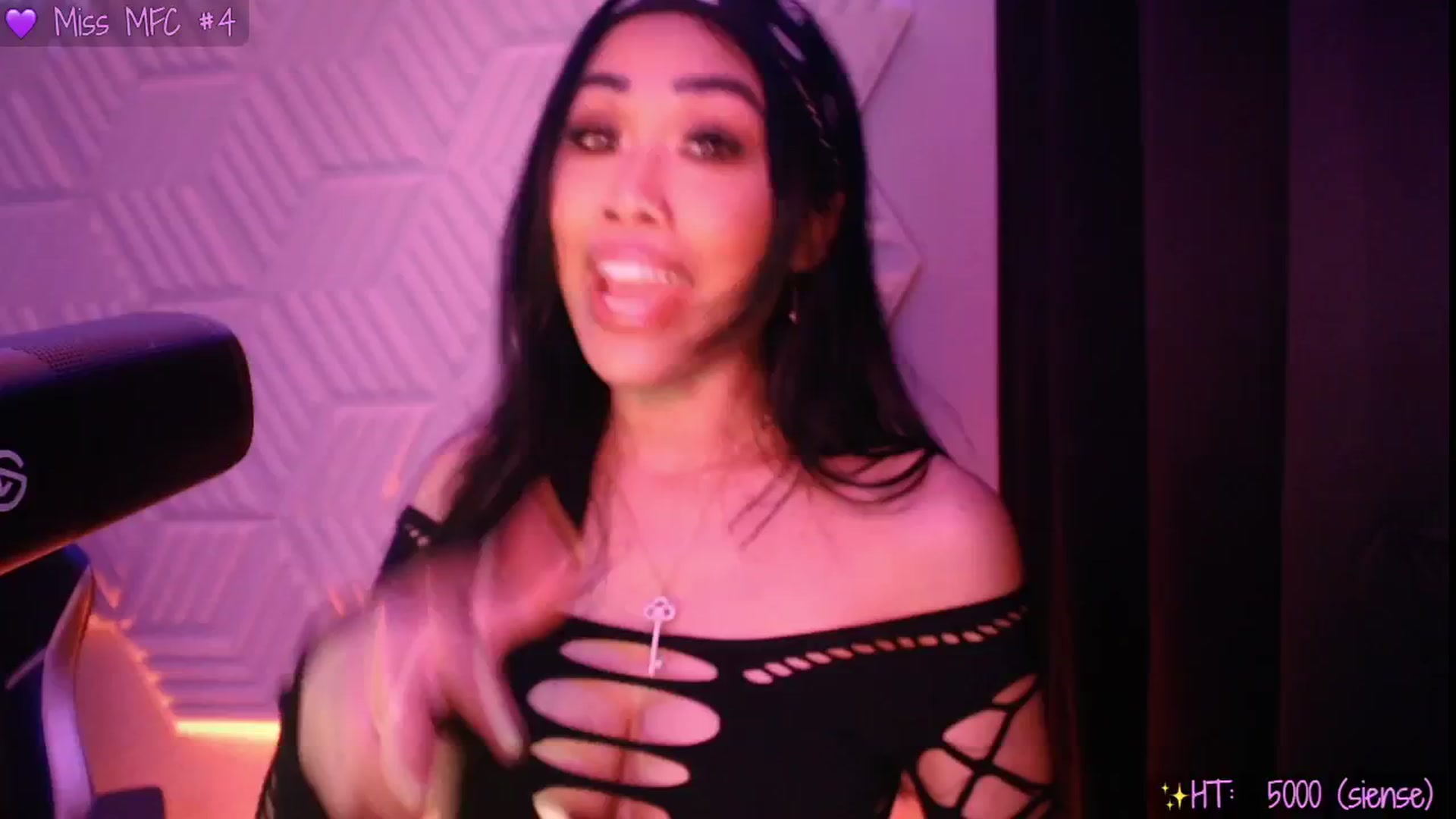Gallery image thumbnail from SinCityVEE's myfreecams stream on, 04/30/2025, 06:15 image 18 of 20