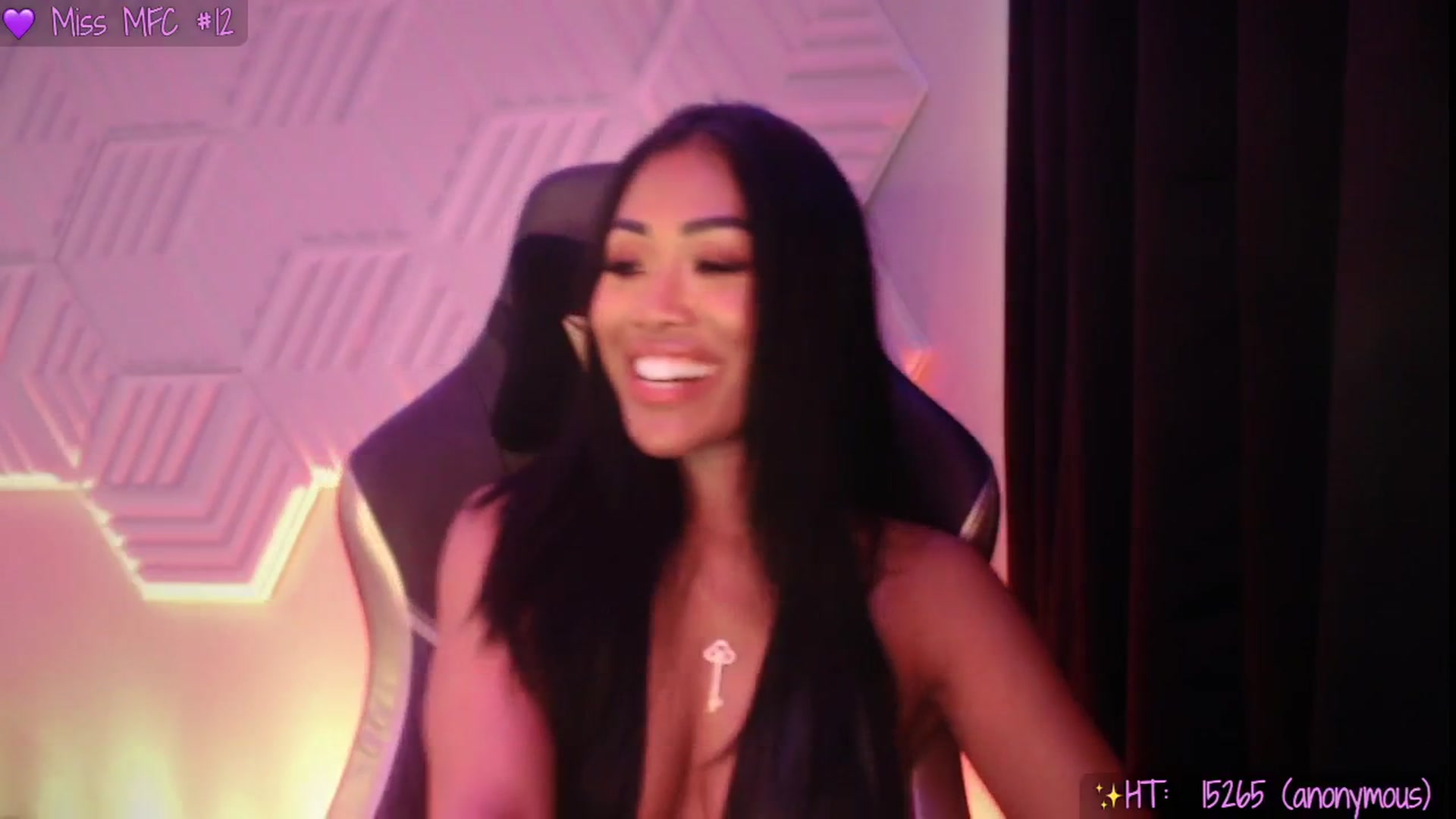 Gallery image thumbnail from SinCityVEE's myfreecams stream on, 05/25/2025, 22:09 image 11 of 20