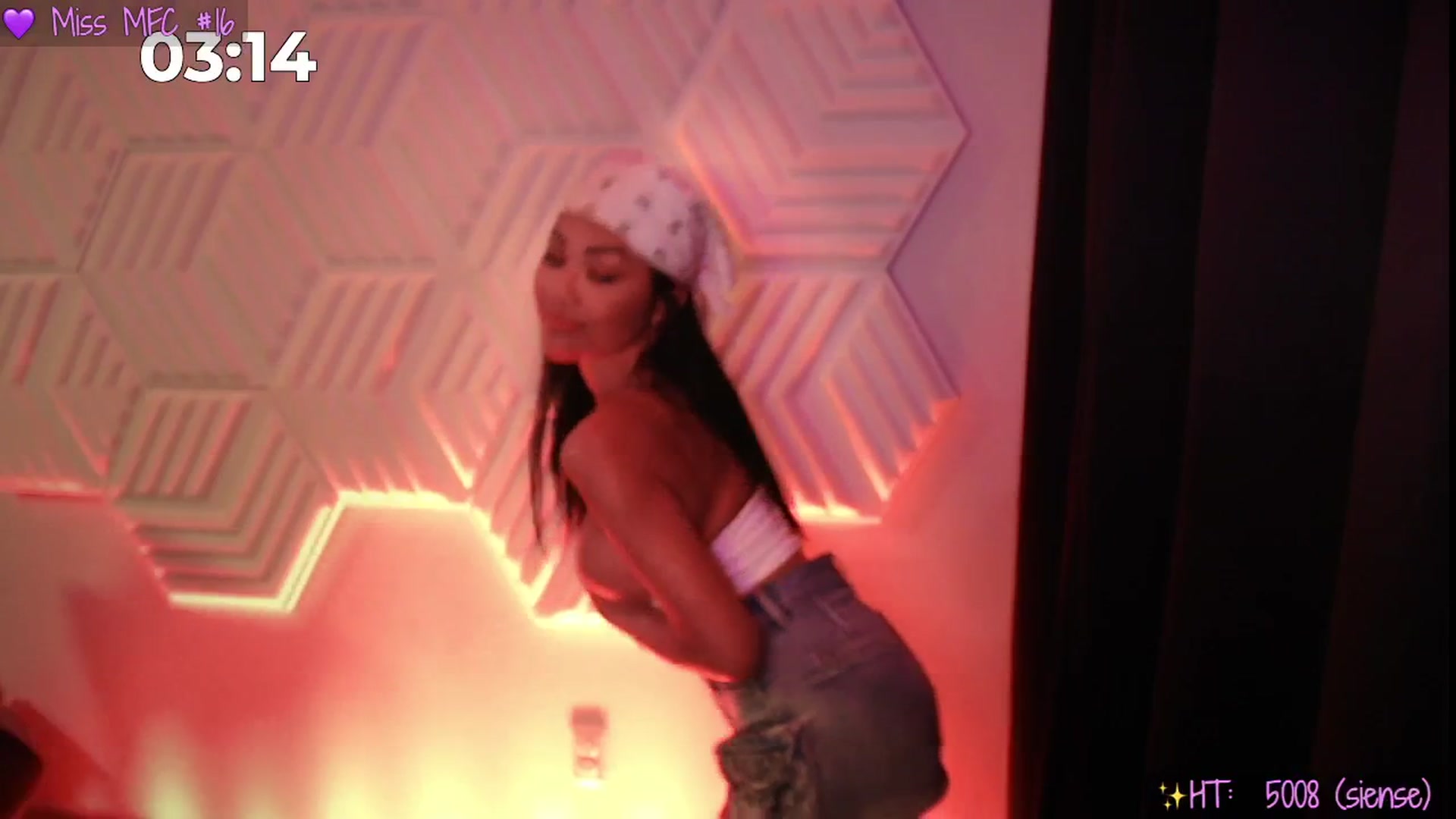 Gallery image thumbnail from SinCityVEE's myfreecams stream on, 05/31/2025, 09:38 image 17 of 20