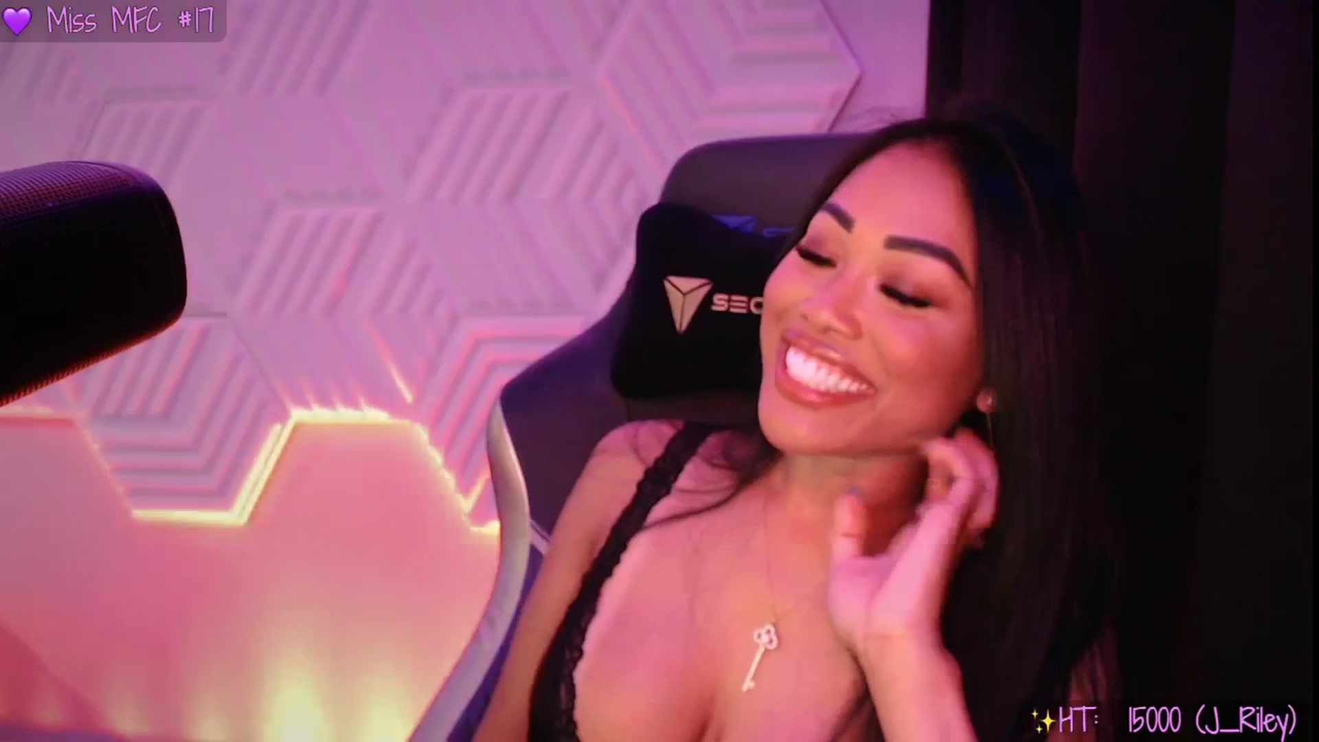 Gallery image thumbnail from SinCityVEE's myfreecams stream on, 06/01/2025, 09:49 image 17 of 20