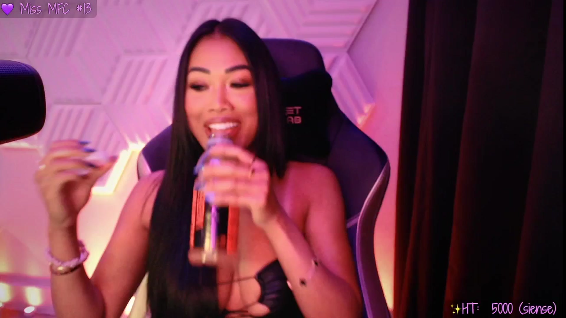 Gallery image thumbnail from SinCityVEE's myfreecams stream on, 06/01/2025, 09:49 image 5 of 20