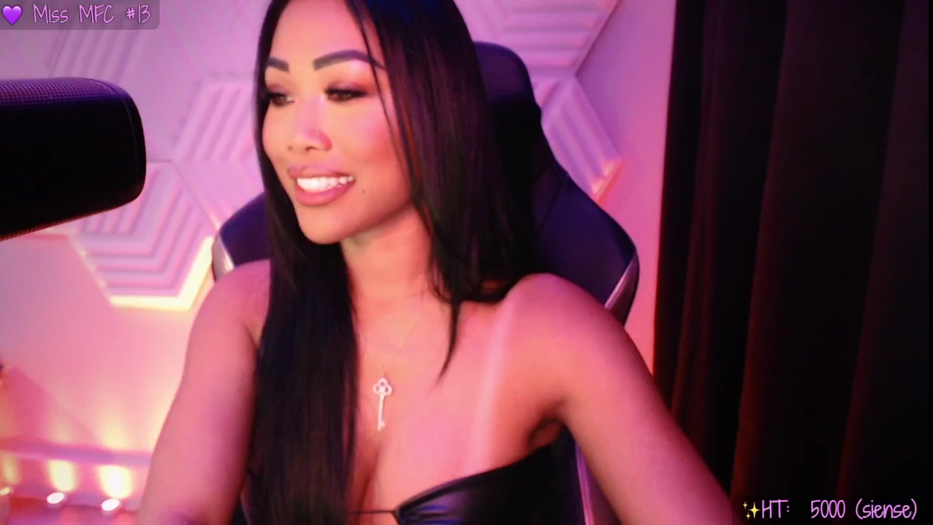 Gallery image thumbnail from SinCityVEE's myfreecams stream on, 06/01/2025, 09:49 image 7 of 20