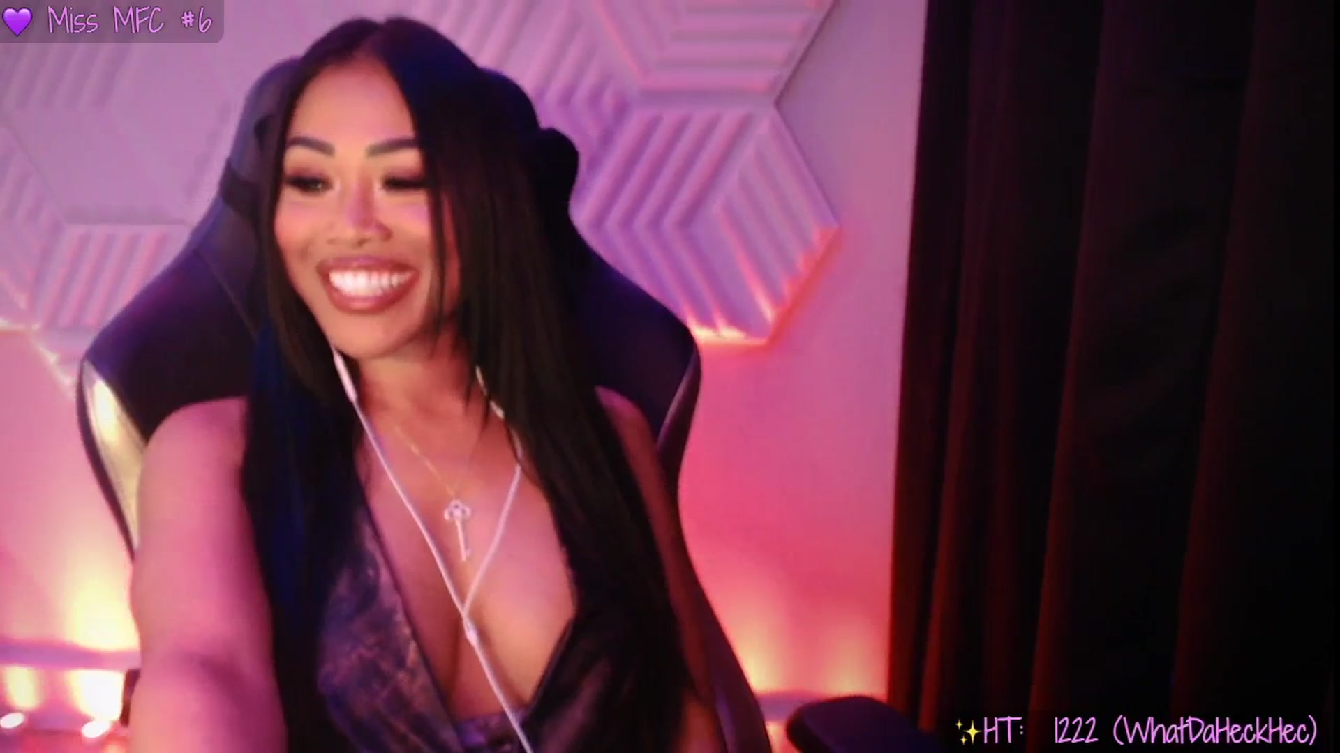 Gallery image thumbnail from SinCityVEE's myfreecams stream on, 06/06/2025, 07:35 image 3 of 20