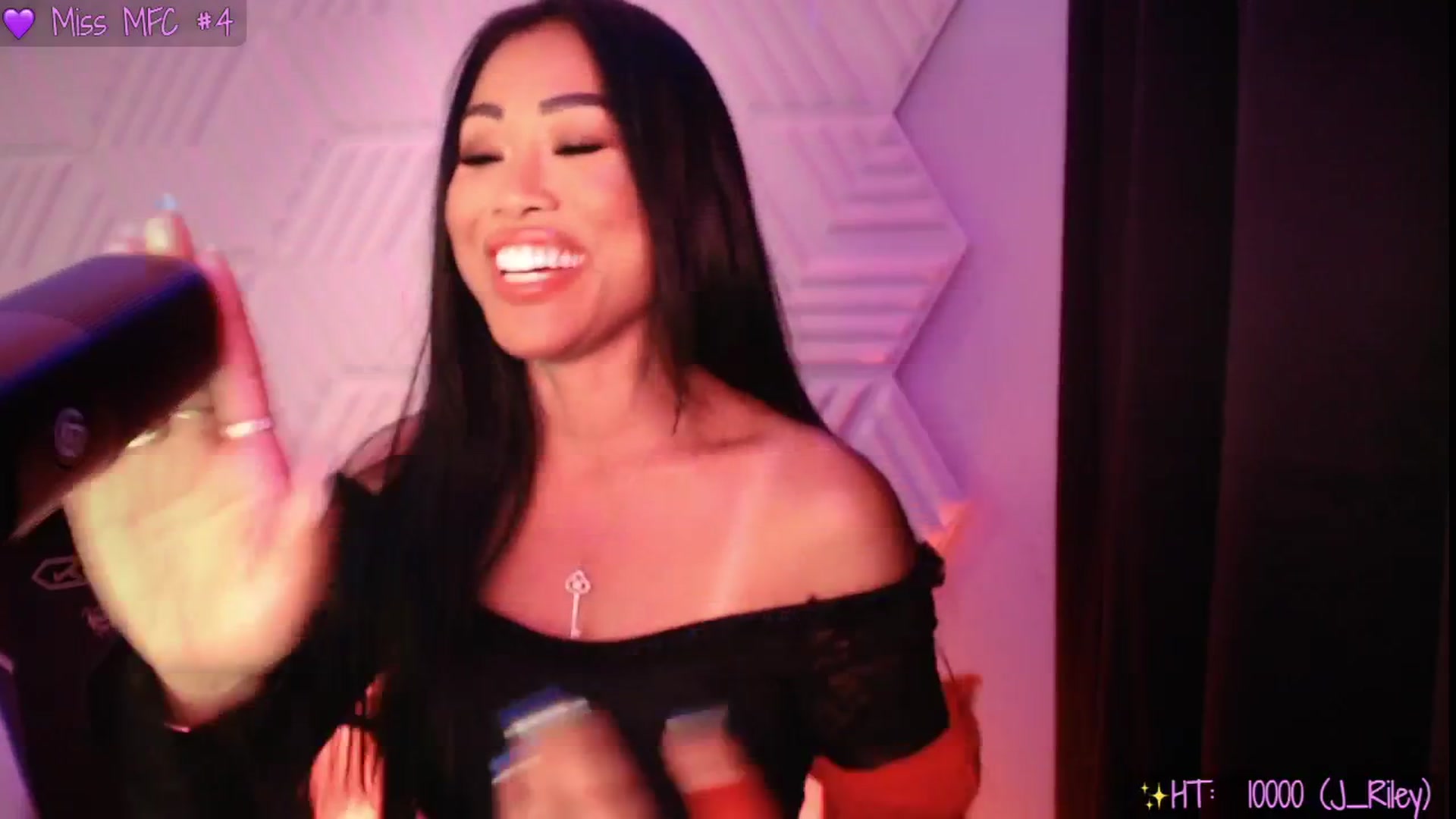 Gallery image thumbnail from SinCityVEE's myfreecams stream on, 06/07/2025, 09:02 image 18 of 20