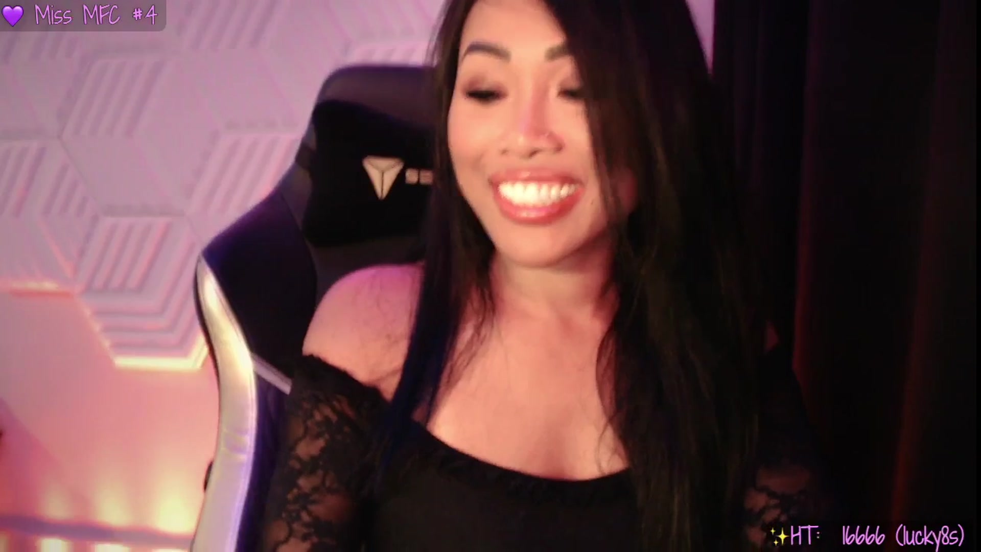Gallery image thumbnail from SinCityVEE's myfreecams stream on, 06/07/2025, 09:37 image 17 of 20
