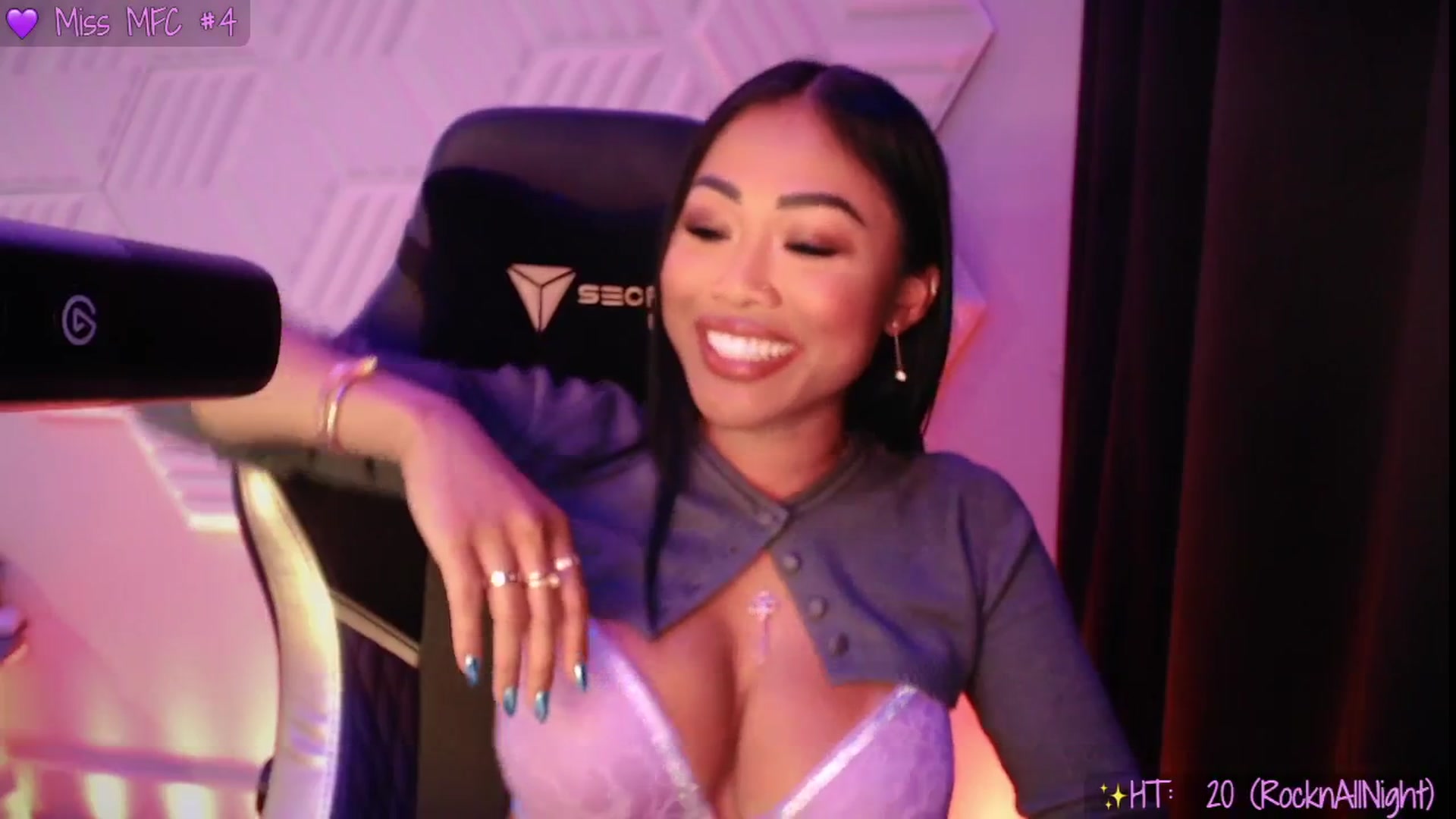 Gallery image thumbnail from SinCityVEE's myfreecams stream on, 06/08/2025, 05:42 image 3 of 20