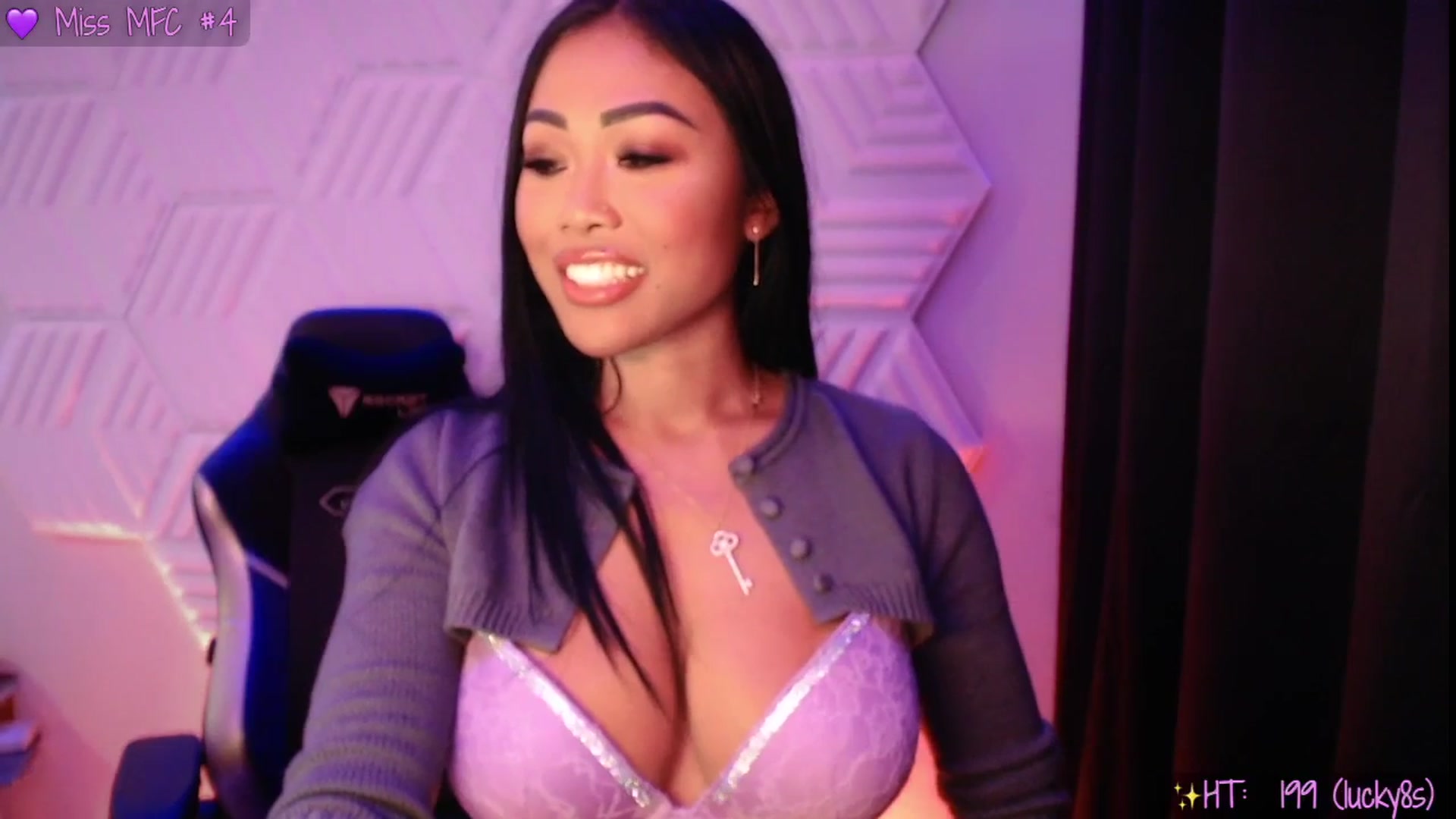 Gallery image thumbnail from SinCityVEE's myfreecams stream on, 06/08/2025, 08:18 image 6 of 20