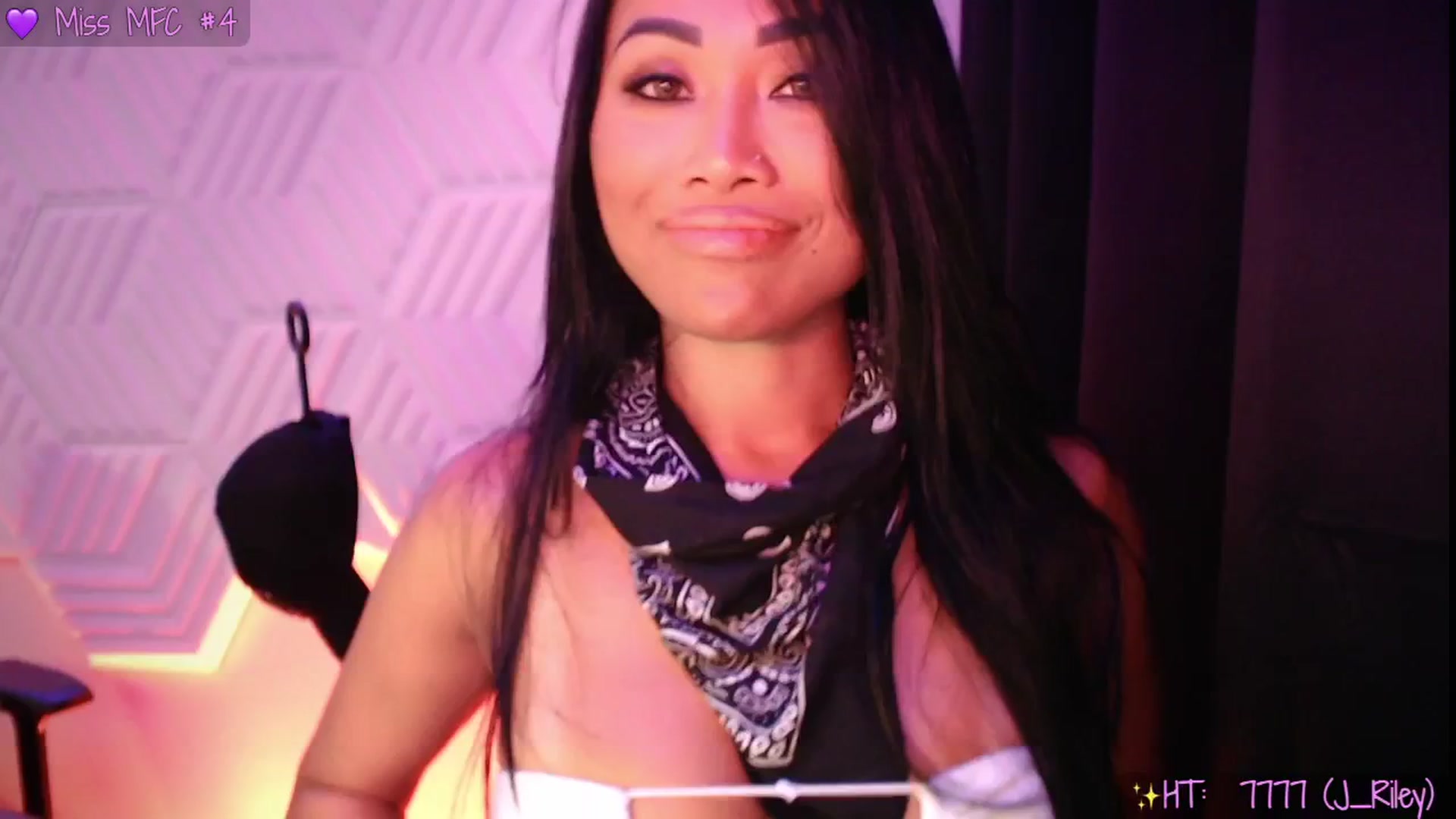 Gallery image thumbnail from SinCityVEE's myfreecams stream on, 06/11/2025, 11:39 image 4 of 20
