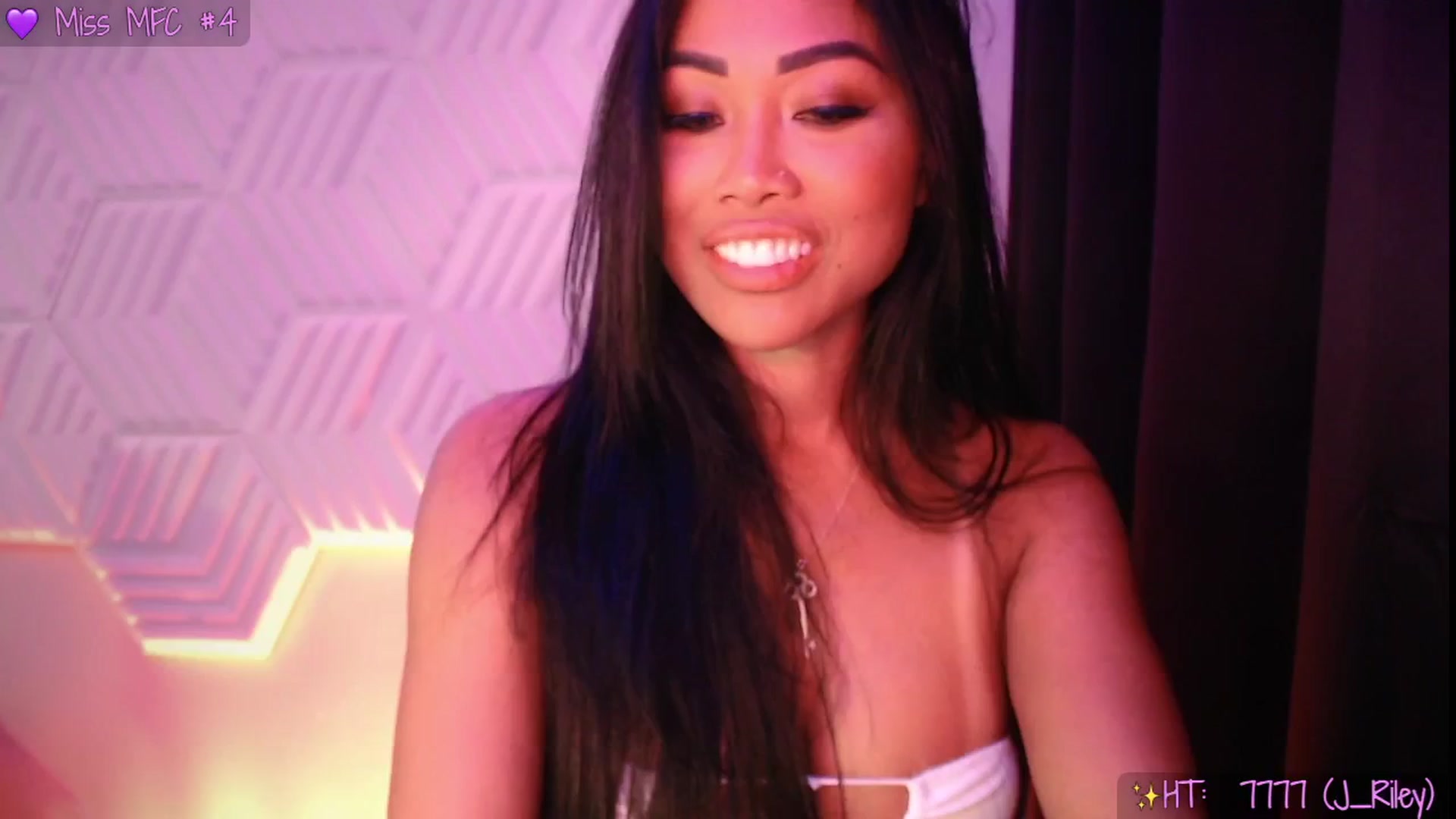 Gallery image thumbnail from SinCityVEE's myfreecams stream on, 06/11/2025, 11:39 image 14 of 20