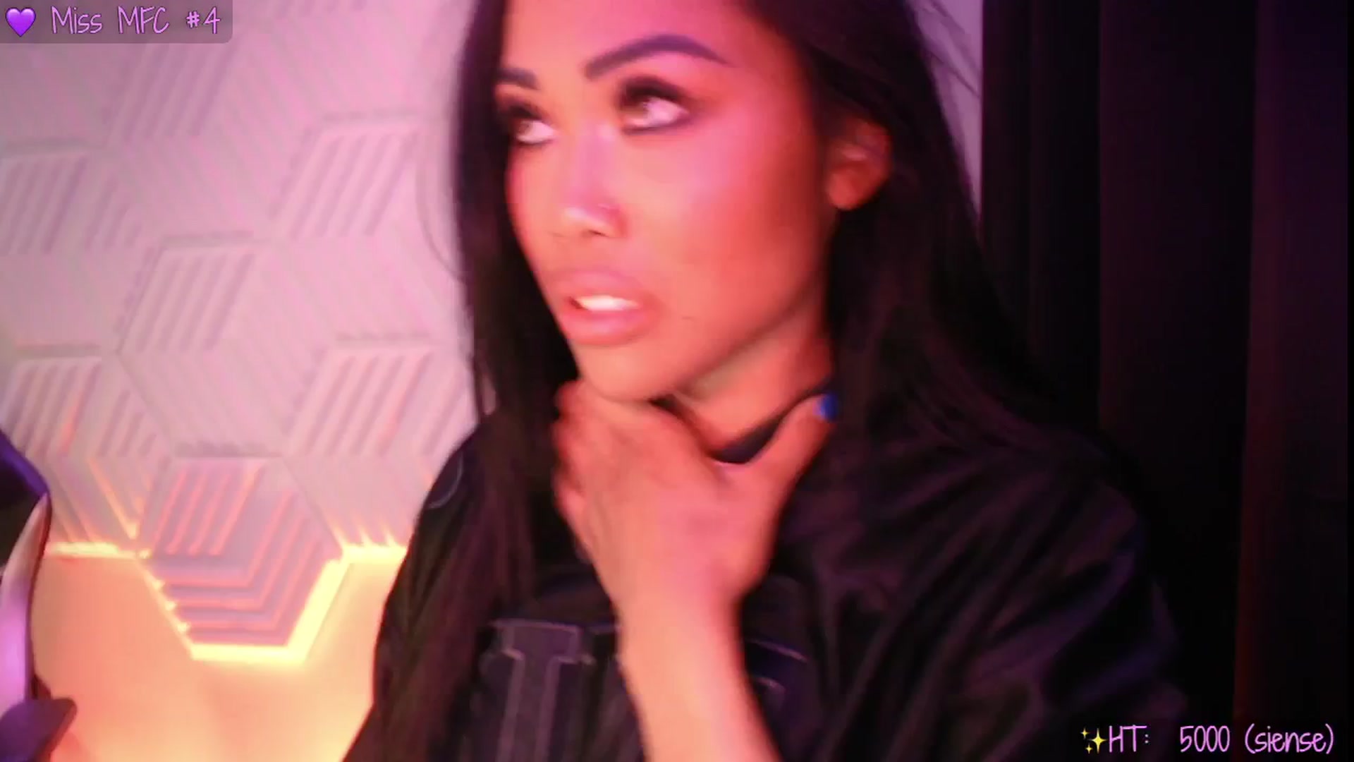 Gallery image thumbnail from SinCityVEE's myfreecams stream on, 06/12/2025, 11:33 image 6 of 20