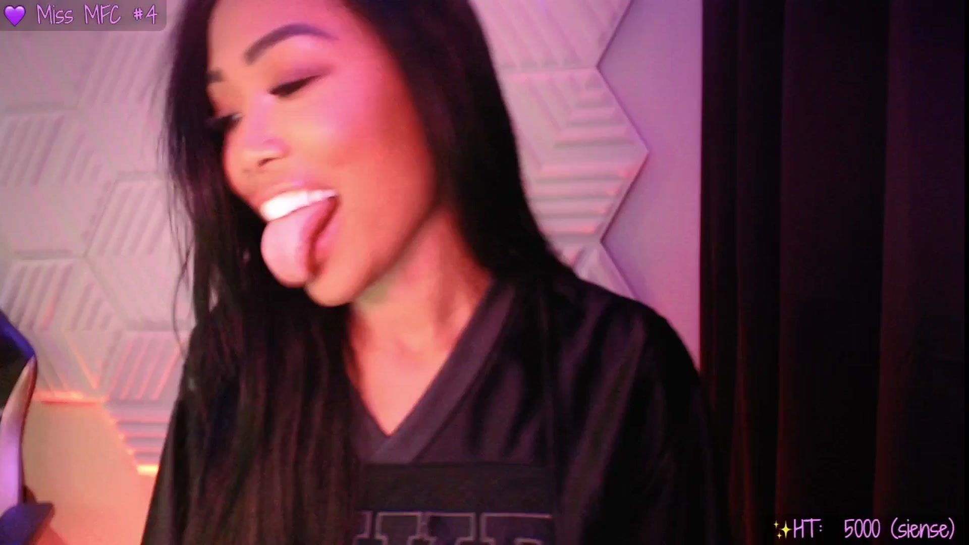 Gallery image thumbnail from SinCityVEE's myfreecams stream on, 06/12/2025, 11:33 image 1 of 20