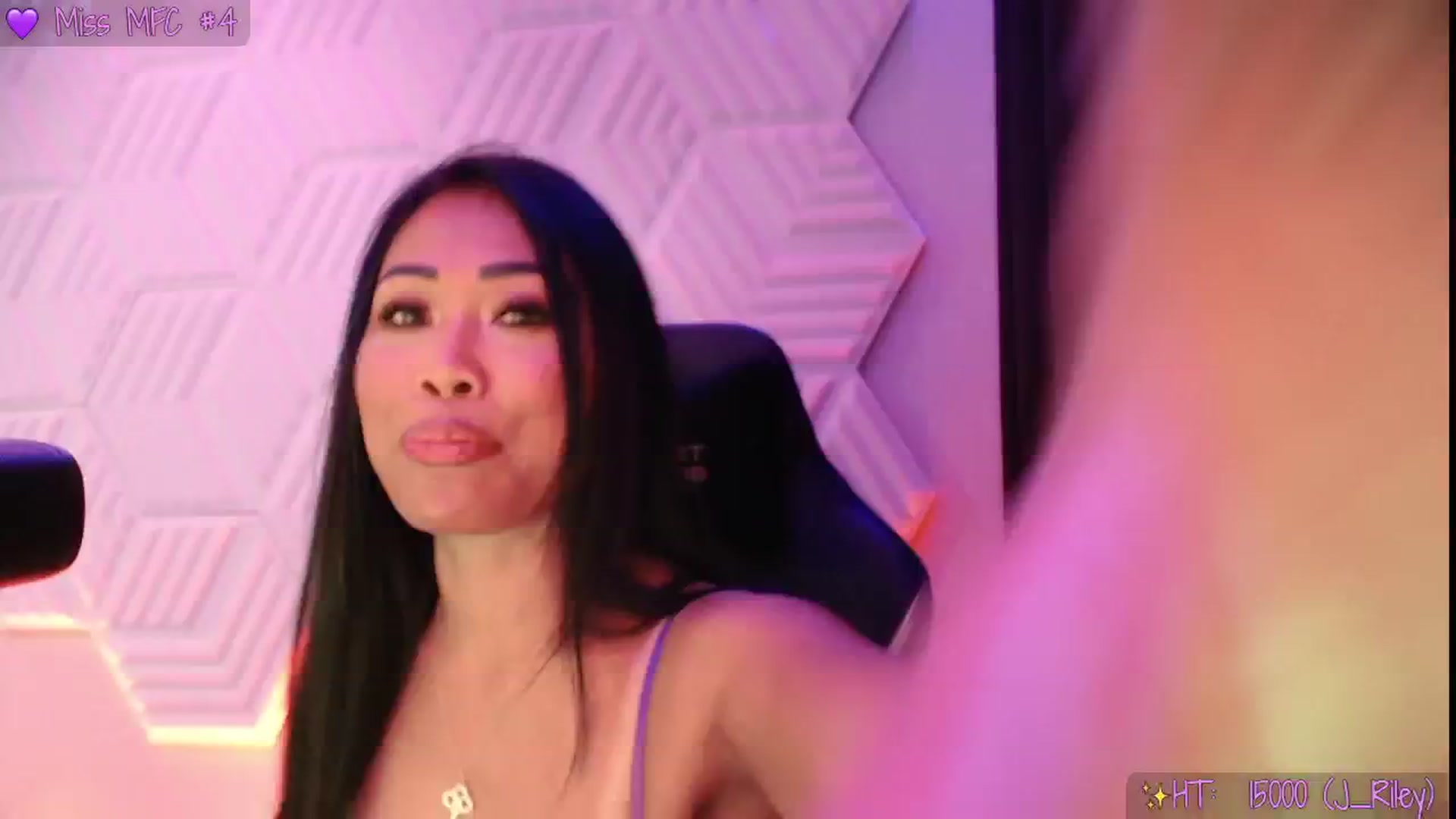 Gallery image thumbnail from SinCityVEE's myfreecams stream on, 06/13/2025, 09:52 image 13 of 20