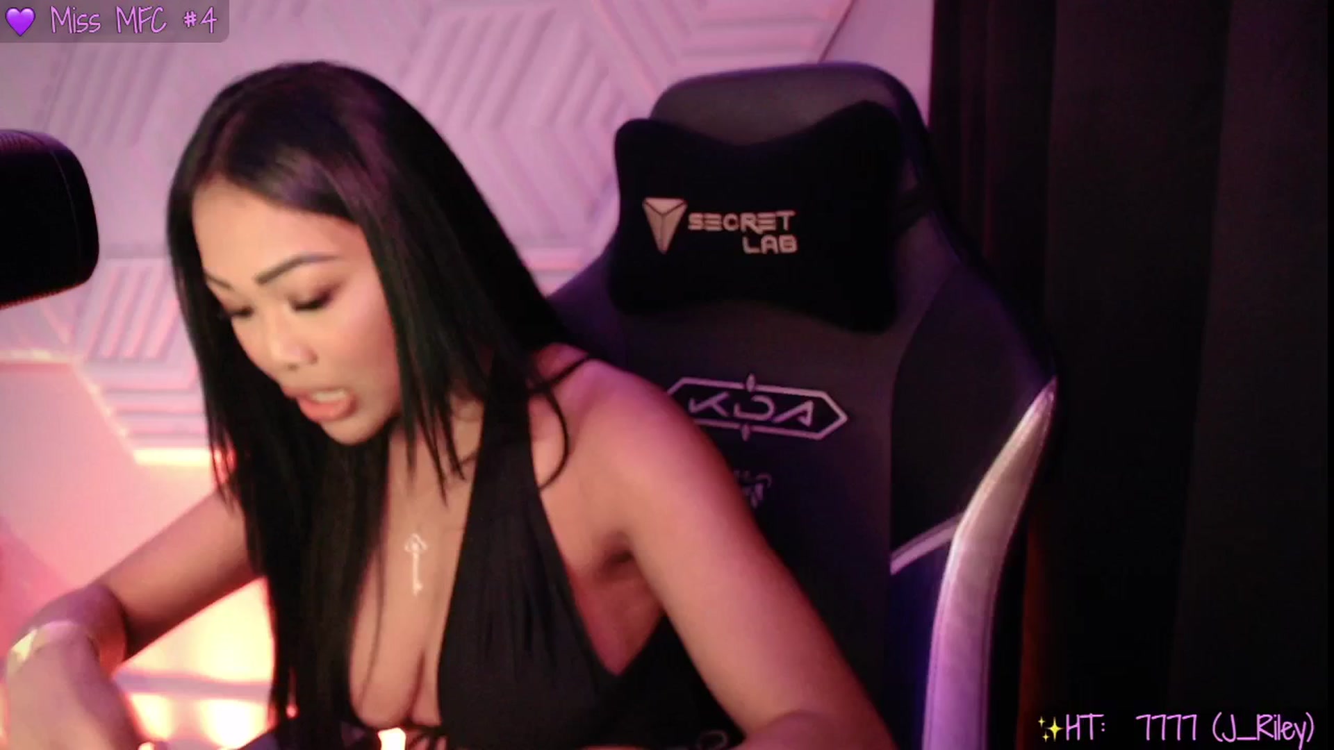 Gallery image thumbnail from SinCityVEE's myfreecams stream on, 06/13/2025, 09:52 image 5 of 20