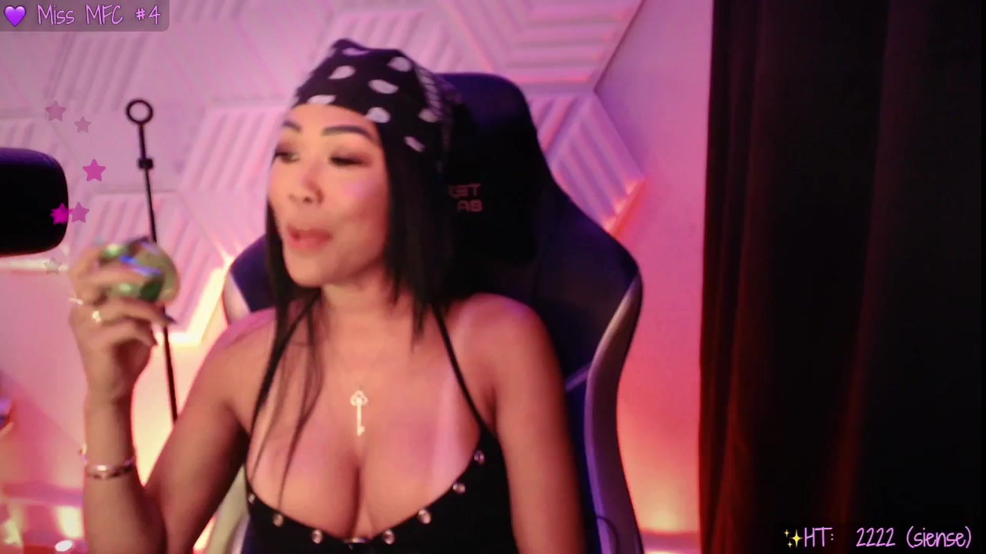 Gallery image thumbnail from SinCityVEE's myfreecams stream on, 06/14/2025, 08:33 image 3 of 20