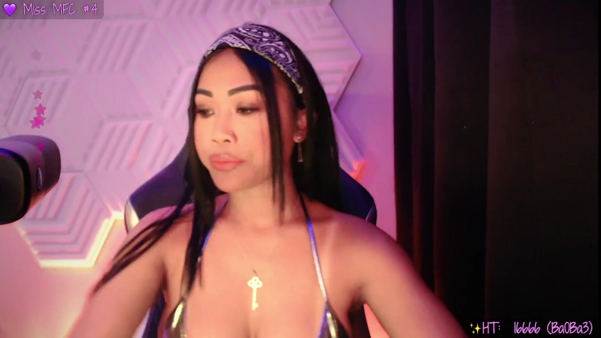 Gallery image thumbnail from SinCityVEE's myfreecams stream on, 06/15/2025, 10:58 image 2 of 20