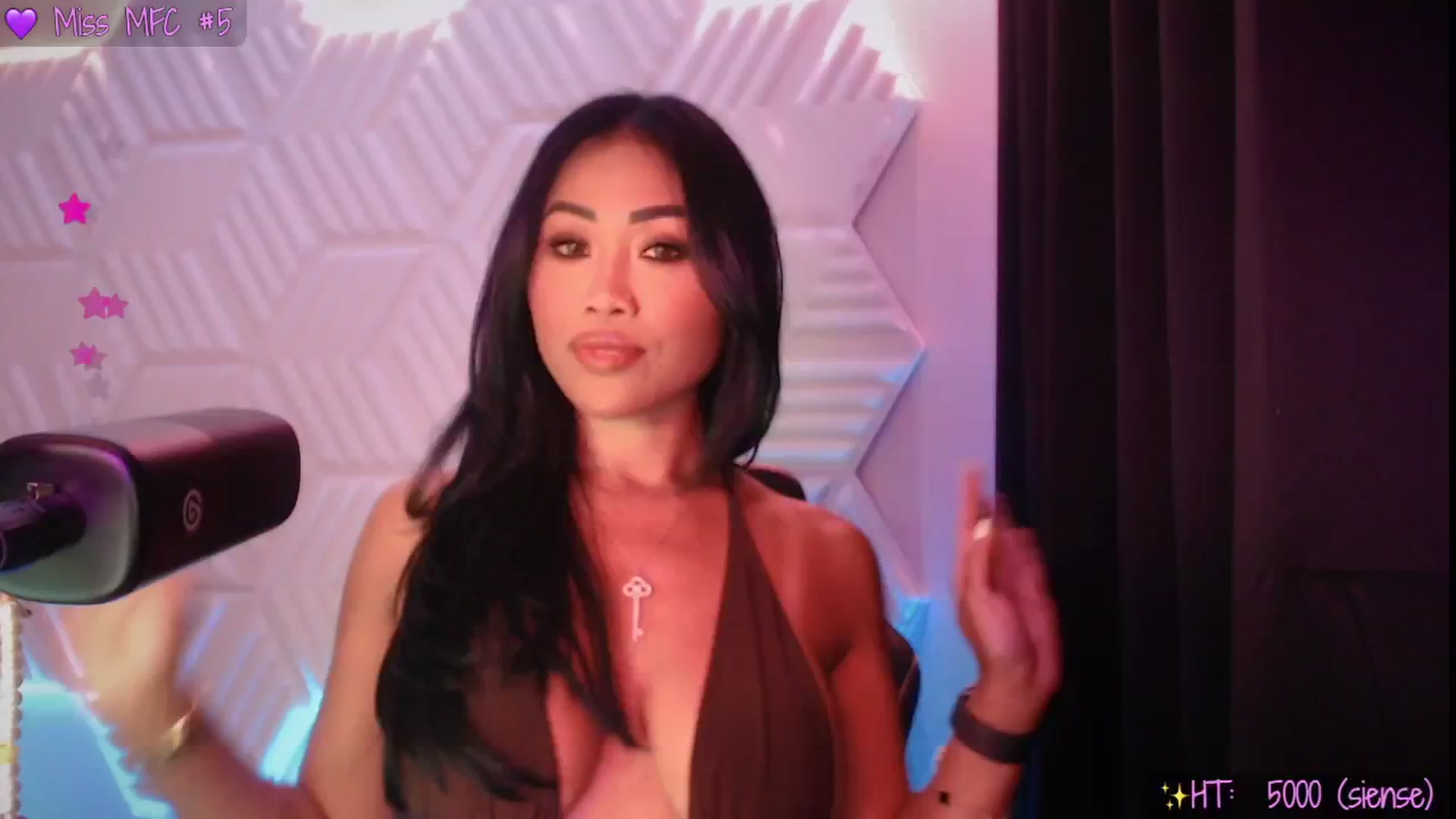 Gallery image thumbnail from SinCityVEE's myfreecams stream on, 06/21/2025, 07:22 image 7 of 20