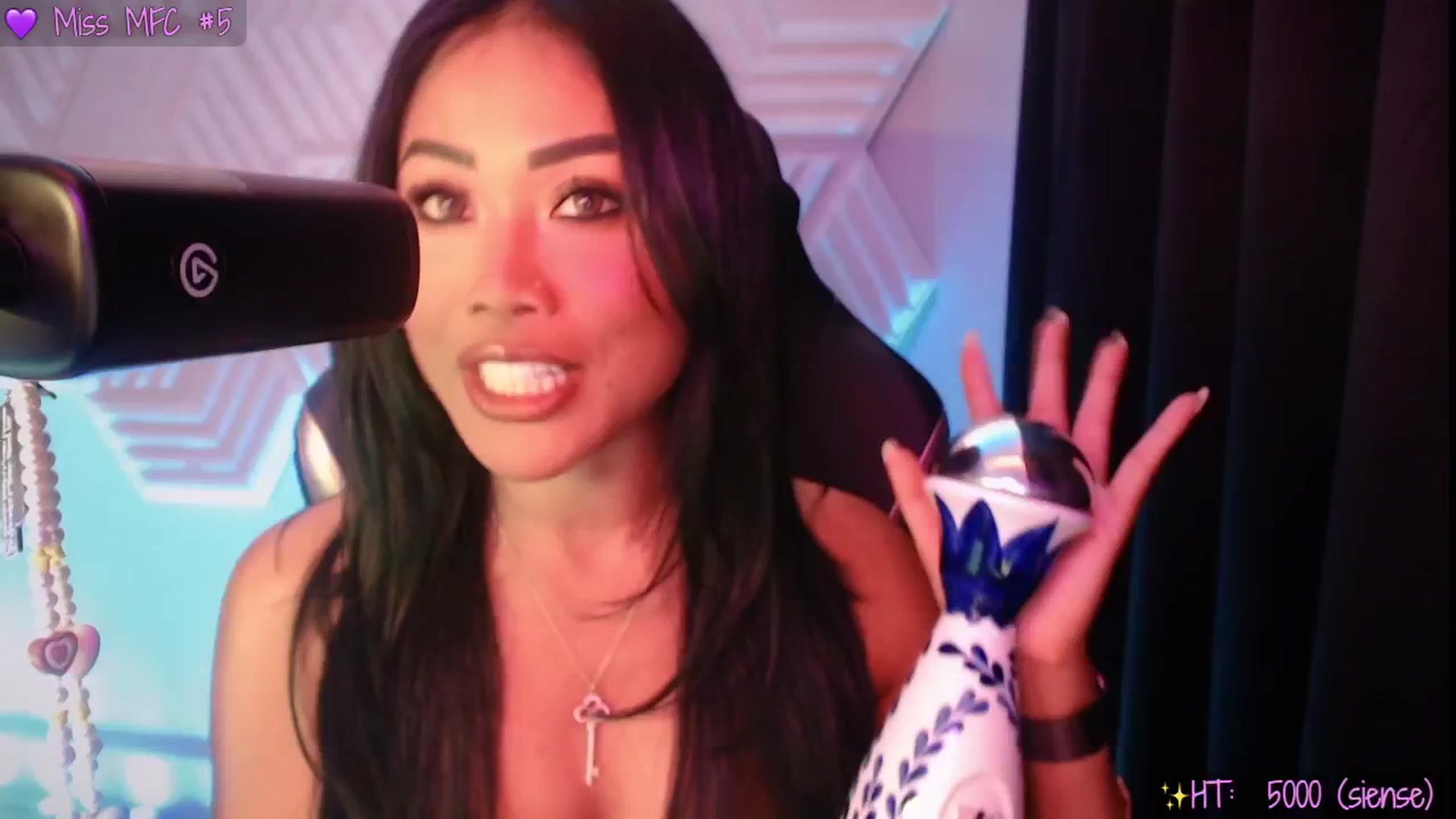 Gallery image thumbnail from SinCityVEE's myfreecams stream on, 06/21/2025, 07:22 image 3 of 20