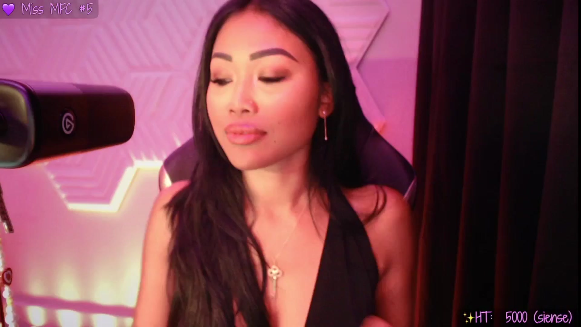 Gallery image thumbnail from SinCityVEE's myfreecams stream on, 06/22/2025, 08:15 image 5 of 20