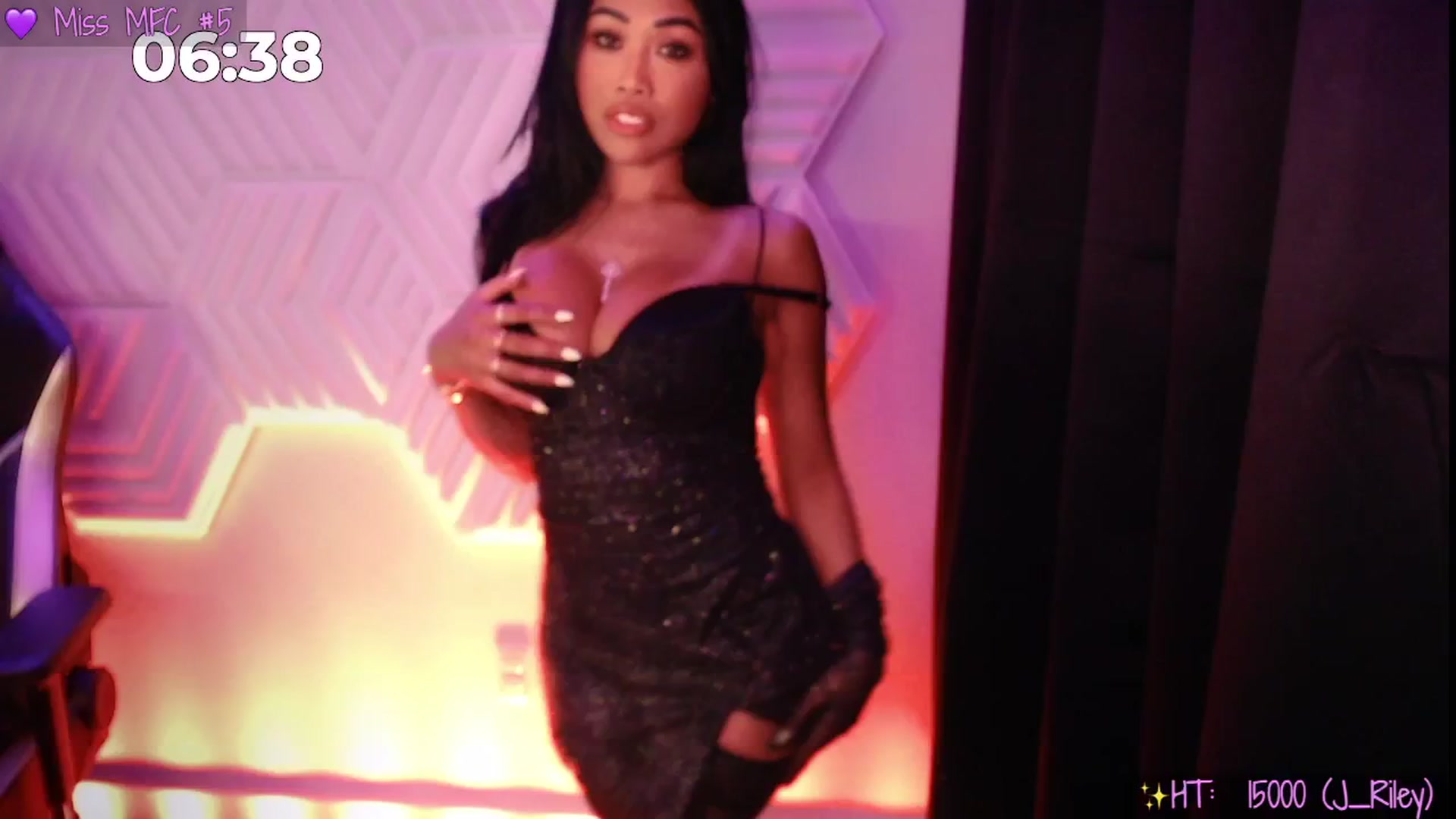 Gallery image thumbnail from SinCityVEE's myfreecams stream on, 06/23/2025, 06:38 image 9 of 20