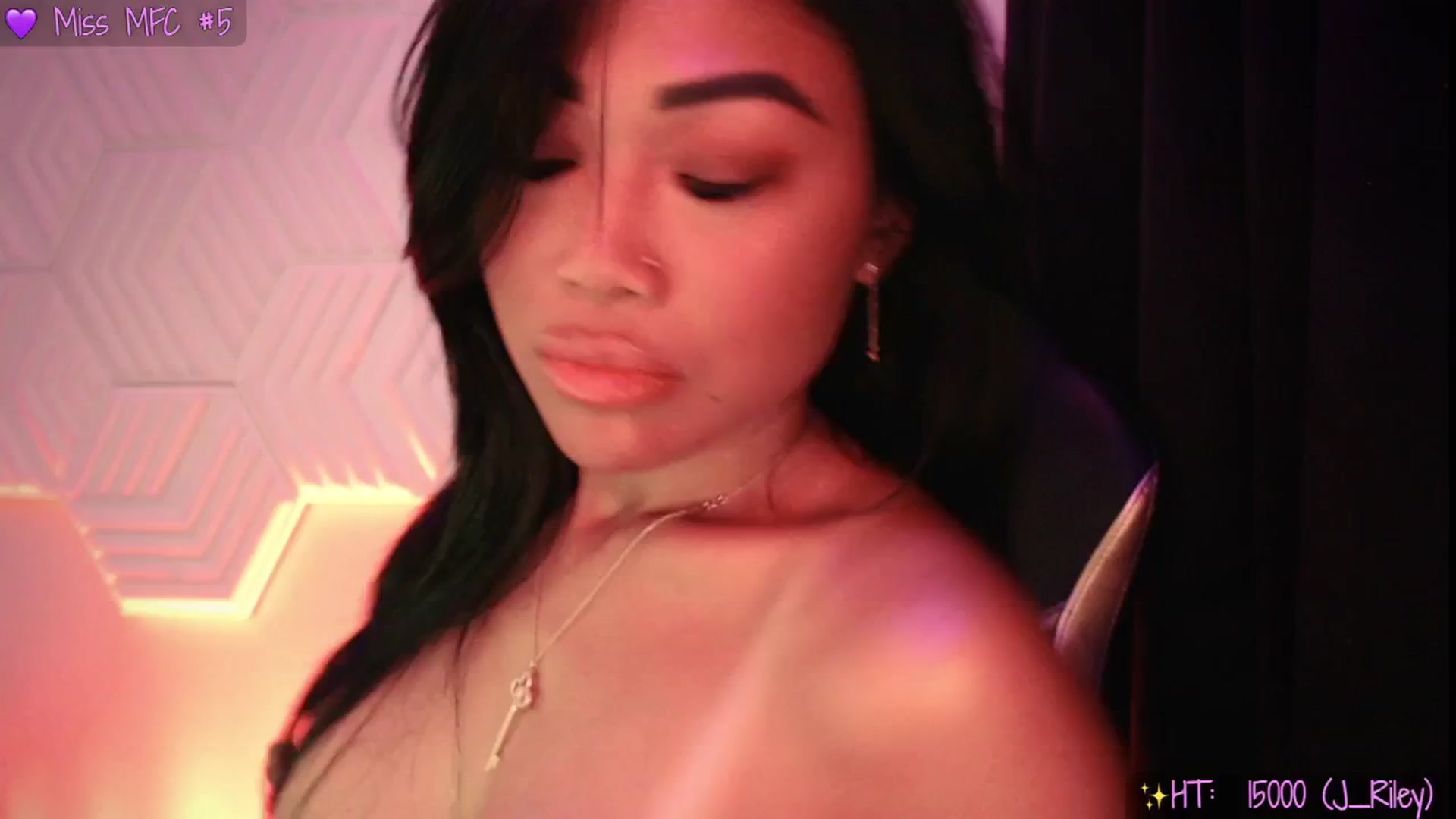 Gallery image thumbnail from SinCityVEE's myfreecams stream on, 06/23/2025, 11:38 image 10 of 20