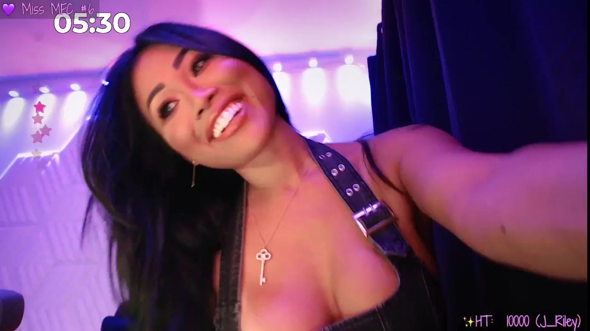 Gallery image thumbnail from SinCityVEE's myfreecams stream on, 06/26/2025, 09:59 image 4 of 20