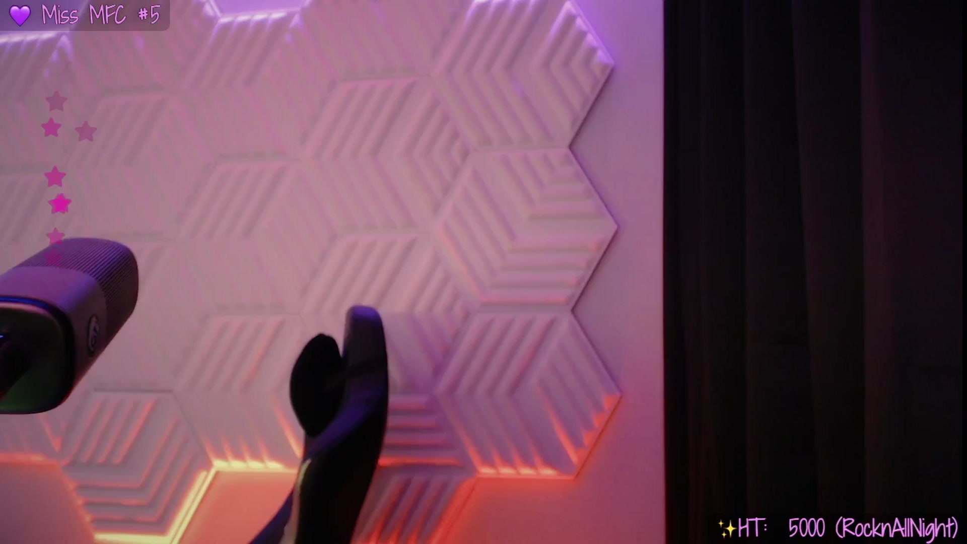 Gallery image thumbnail from SinCityVEE's myfreecams stream on, 06/27/2025, 06:17 image 14 of 20