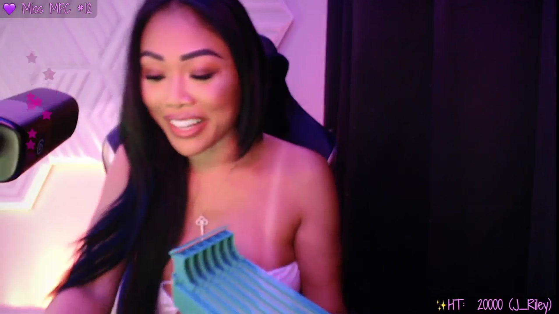 Gallery image thumbnail from SinCityVEE's myfreecams stream on, 07/13/2025, 10:39 image 4 of 20