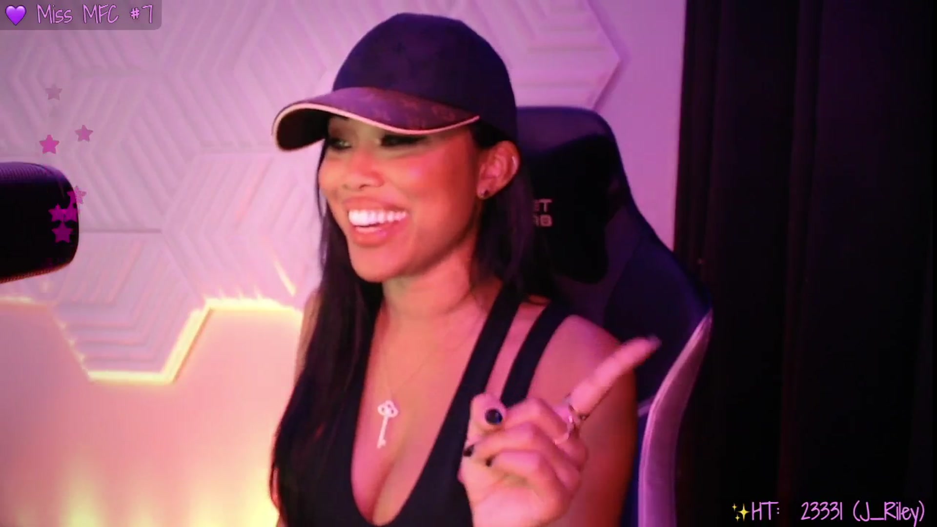 Gallery image thumbnail from SinCityVEE's myfreecams stream on, 07/17/2025, 09:57 image 14 of 20