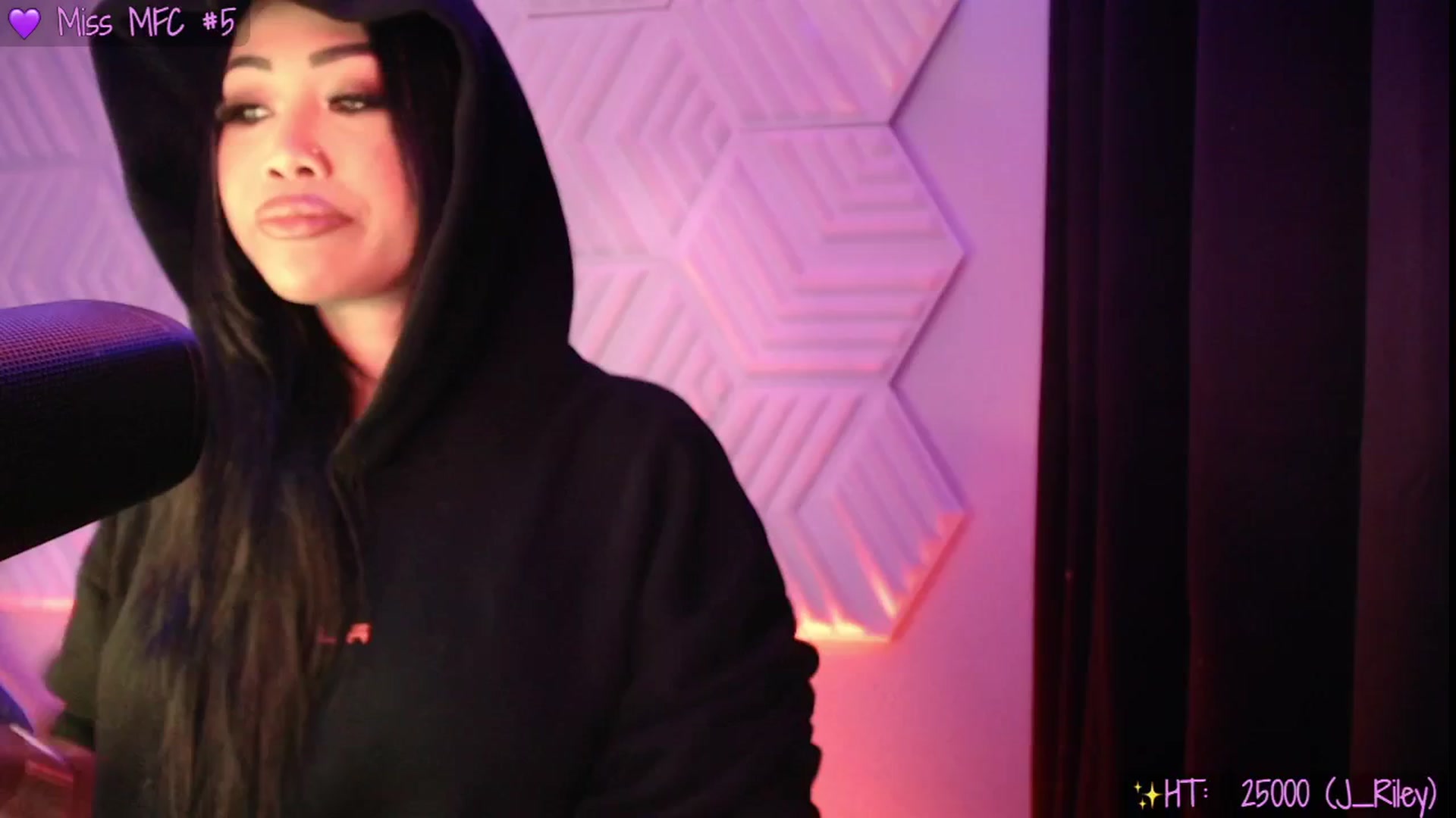 Gallery image thumbnail from SinCityVEE's myfreecams stream on, 07/23/2025, 10:35 image 6 of 20