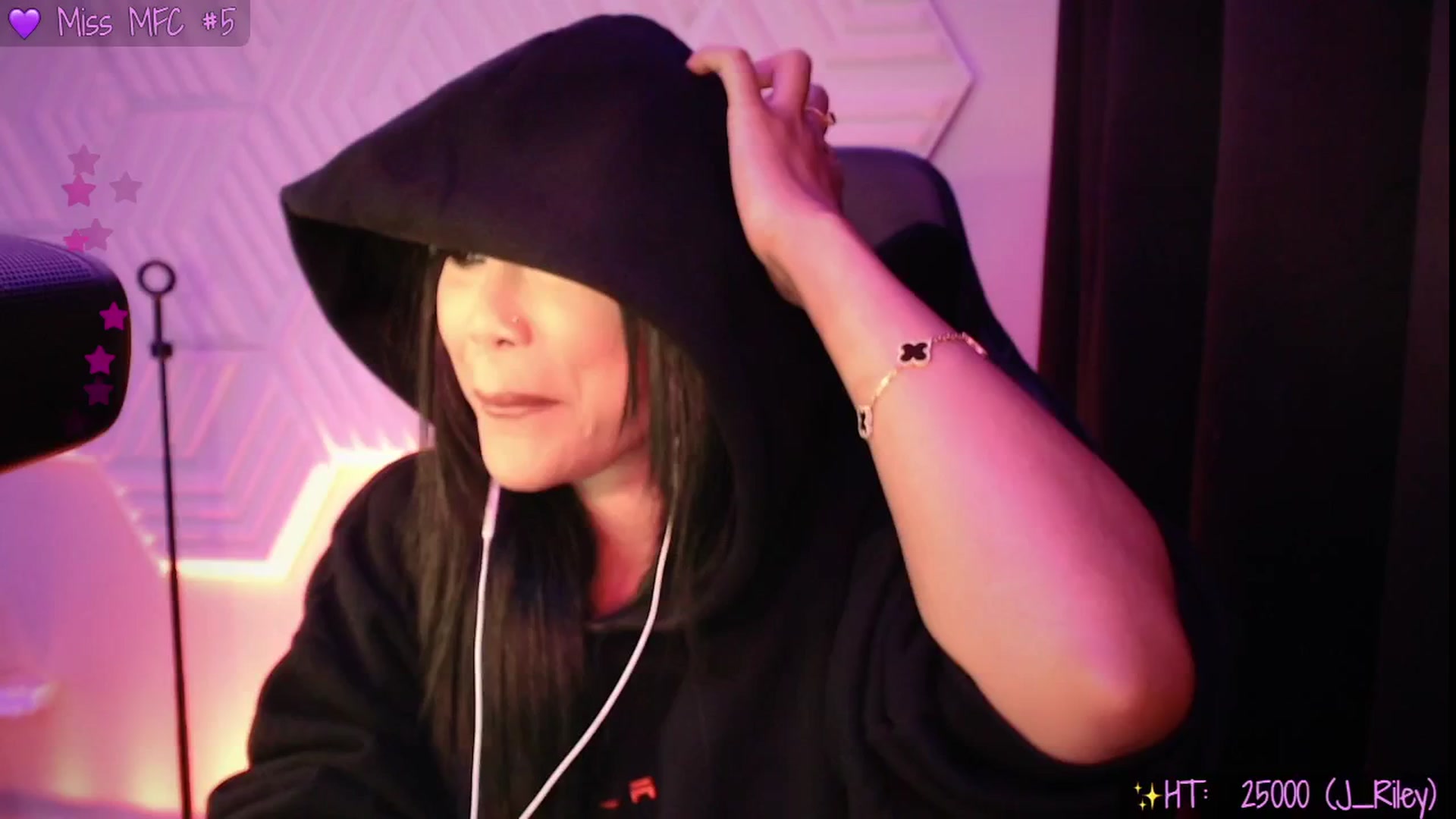 Gallery image thumbnail from SinCityVEE's myfreecams stream on, 07/23/2025, 10:35 image 3 of 20