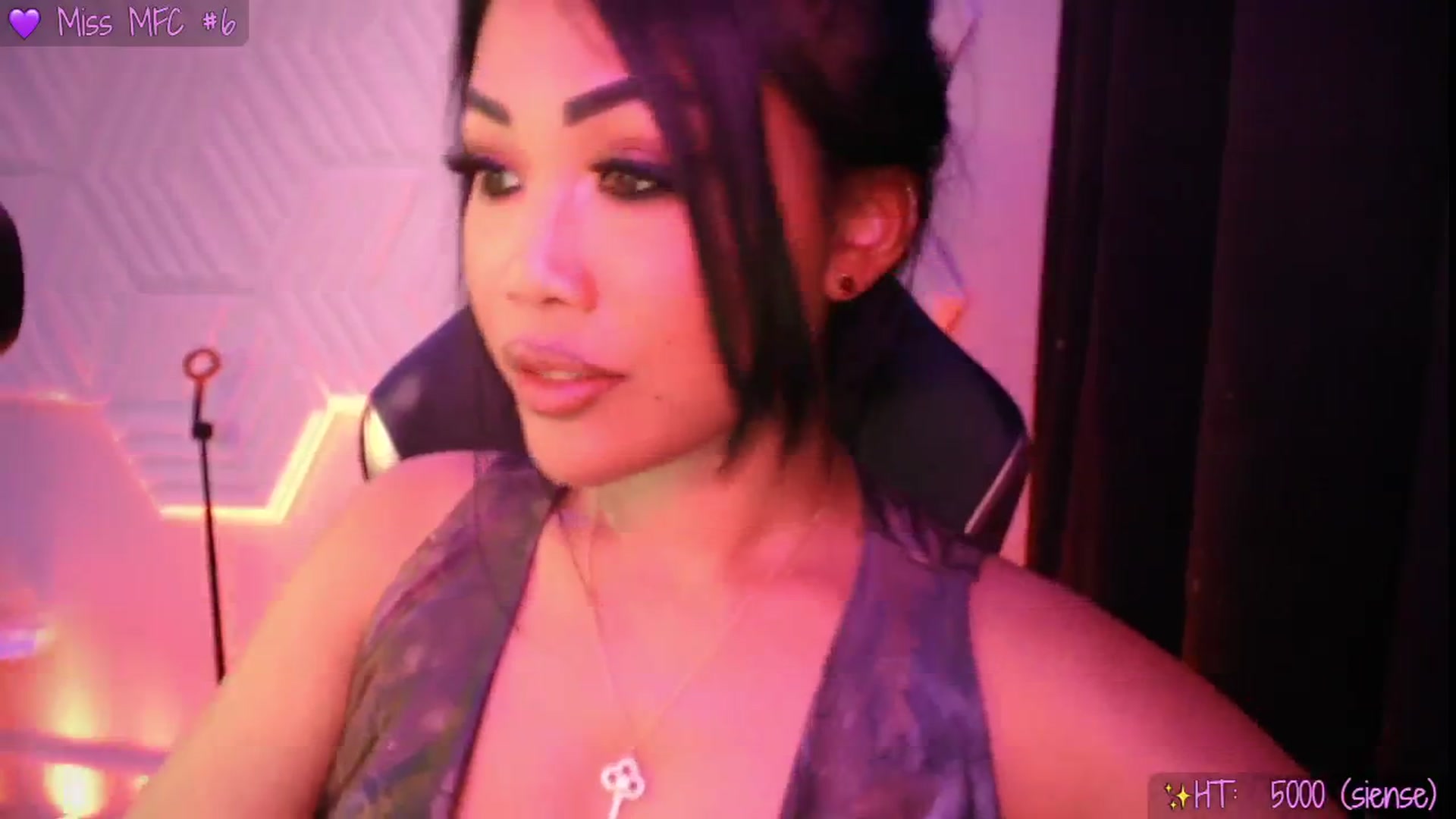 Gallery image thumbnail from SinCityVEE's myfreecams stream on, 07/24/2025, 10:20 image 10 of 20