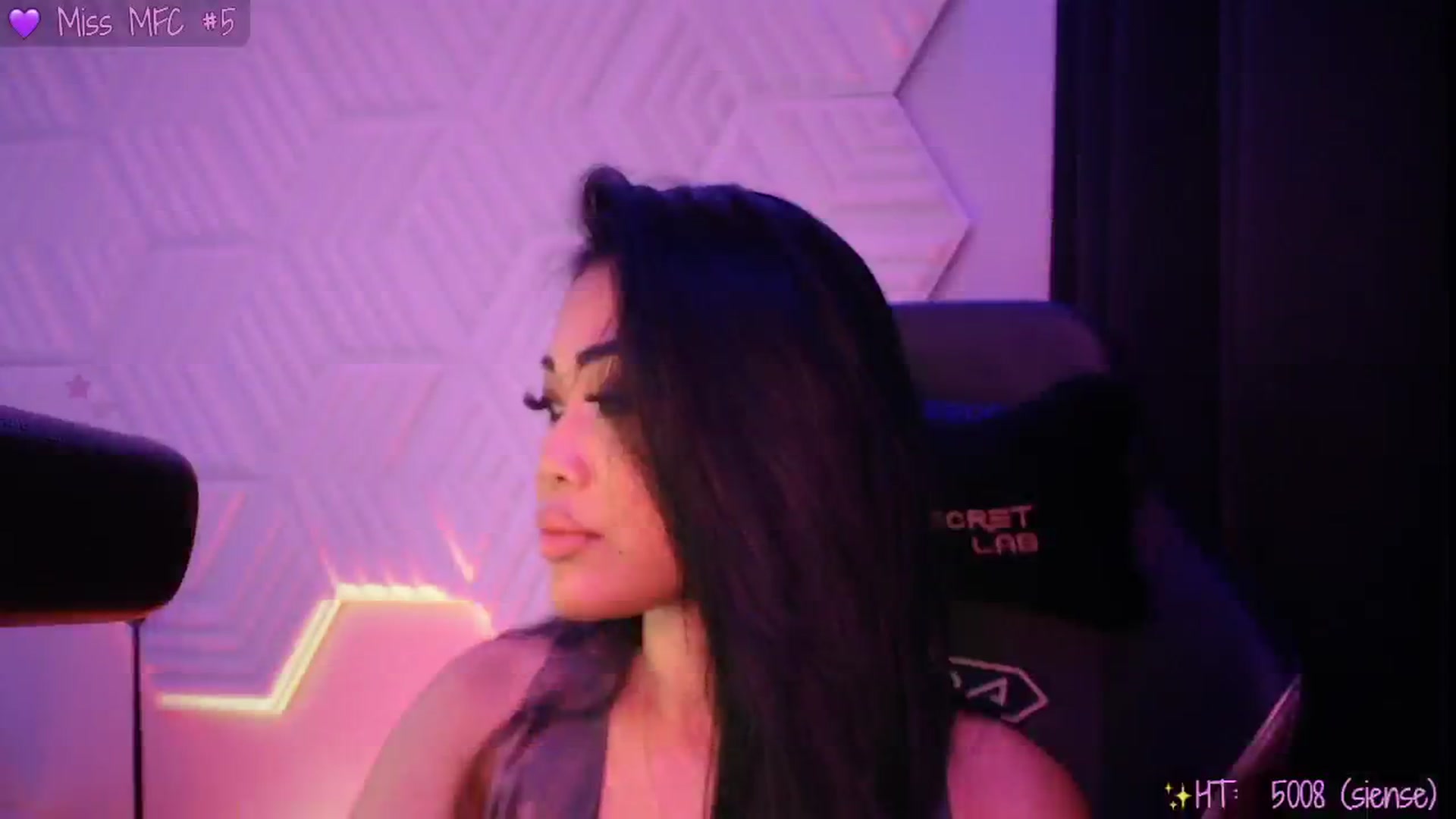 Gallery image thumbnail from SinCityVEE's myfreecams stream on, 07/24/2025, 10:20 image 17 of 20