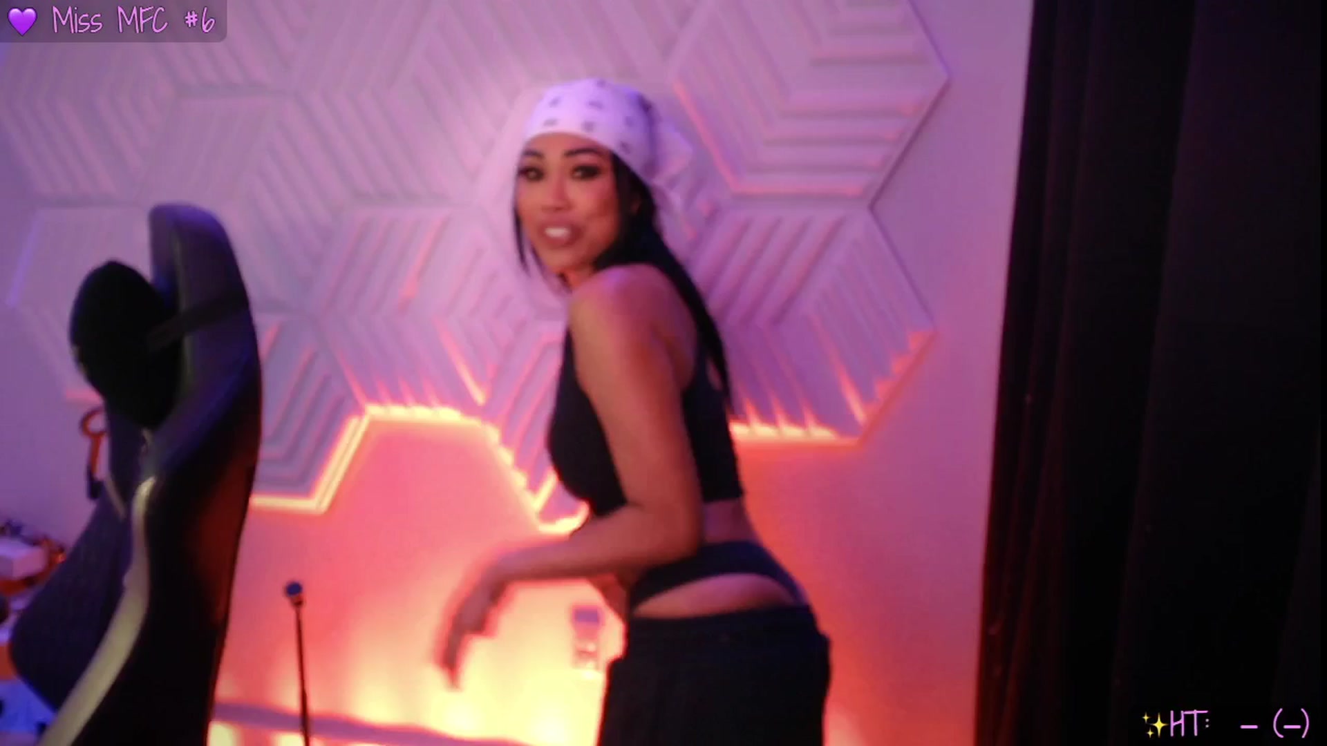Gallery image thumbnail from SinCityVEE's myfreecams stream on, 07/24/2025, 17:52 image 6 of 20