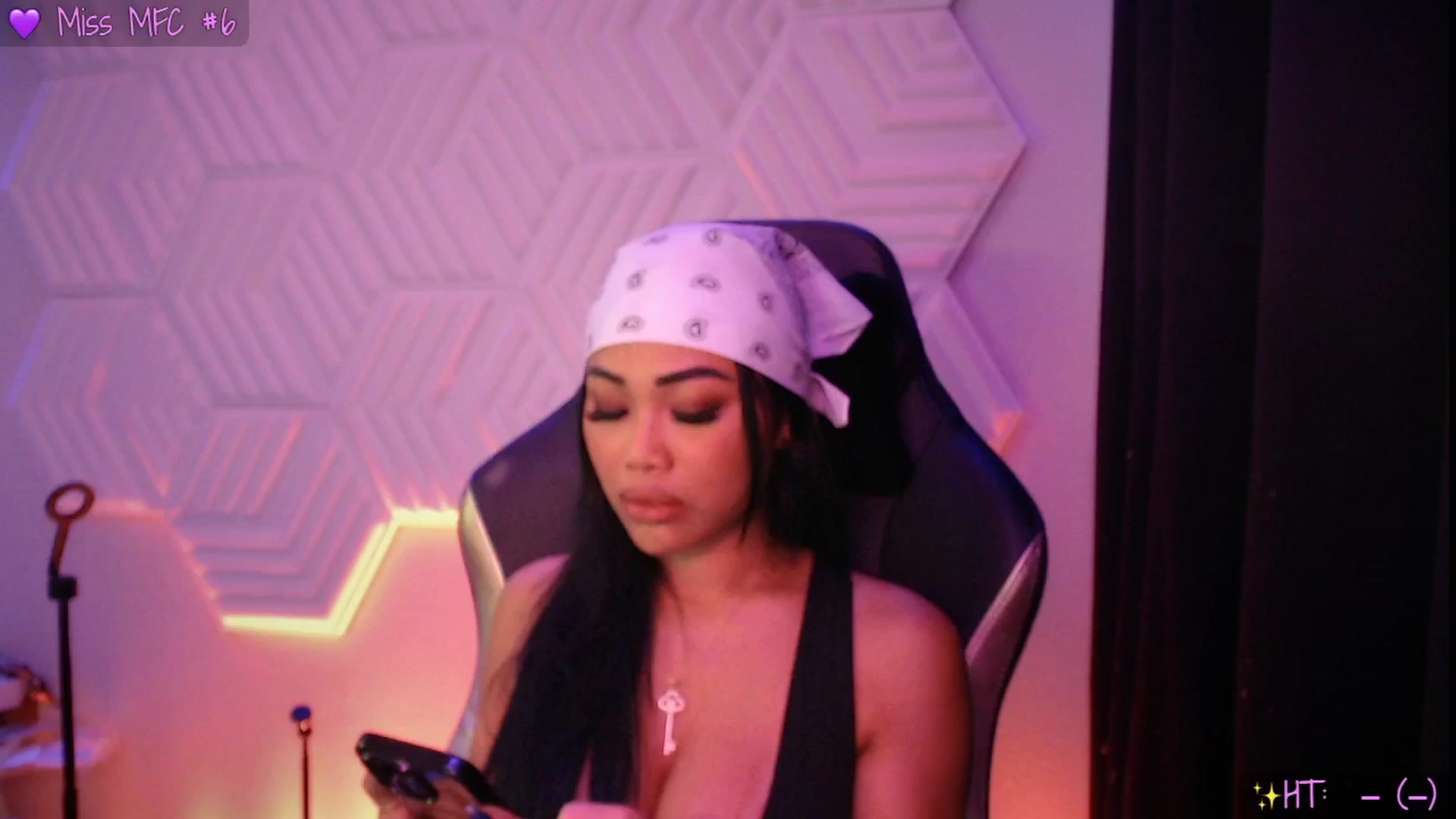 Gallery image thumbnail from SinCityVEE's myfreecams stream on, 07/24/2025, 17:52 image 5 of 20