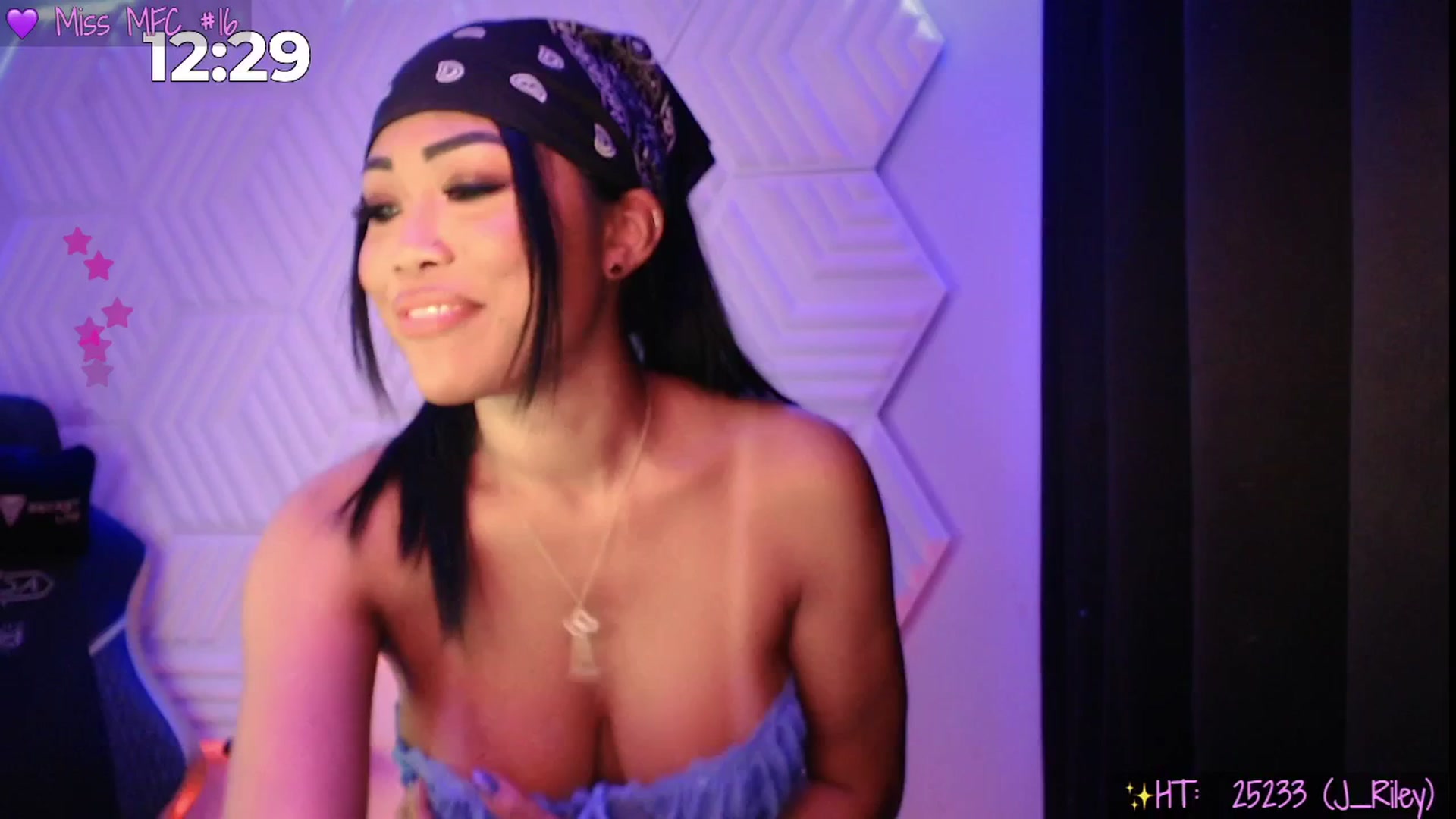 Gallery image thumbnail from SinCityVEE's myfreecams stream on, 08/02/2025, 10:53 image 17 of 20