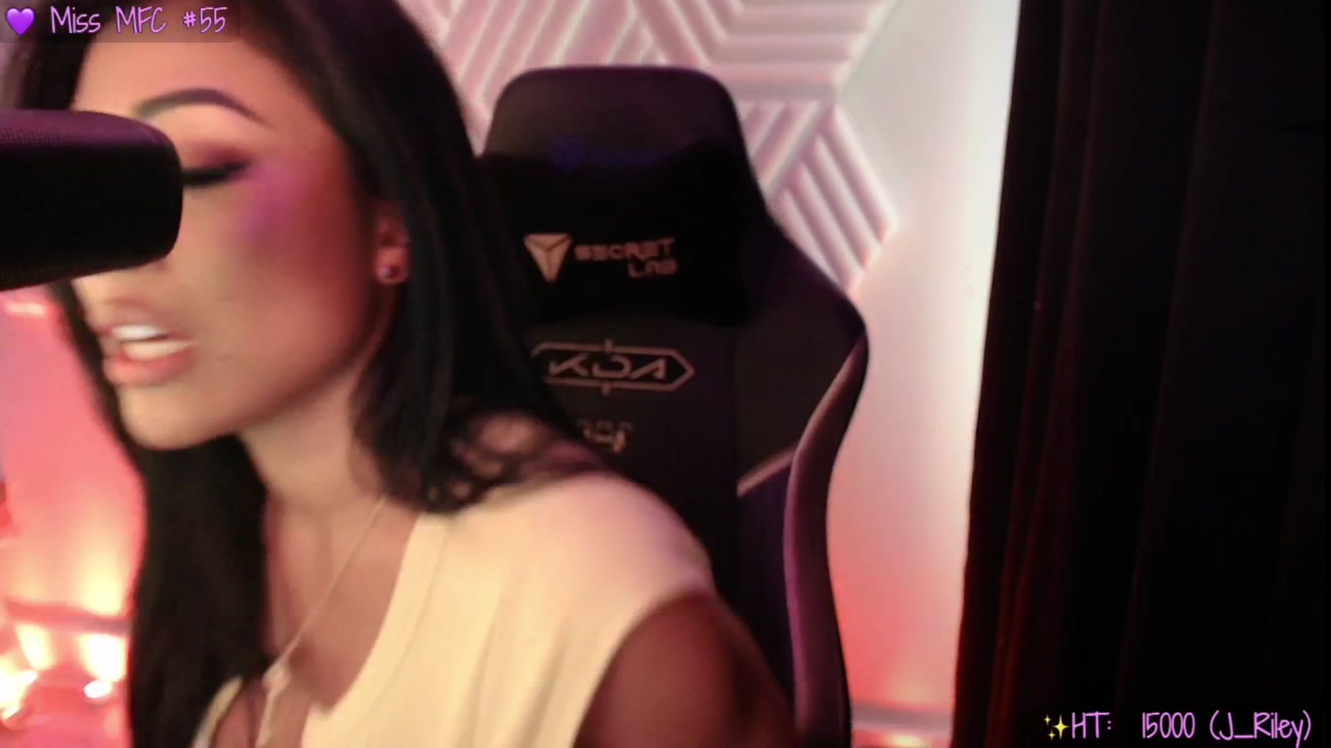 Gallery image thumbnail from SinCityVEE's myfreecams stream on, 08/07/2025, 02:42 image 3 of 20