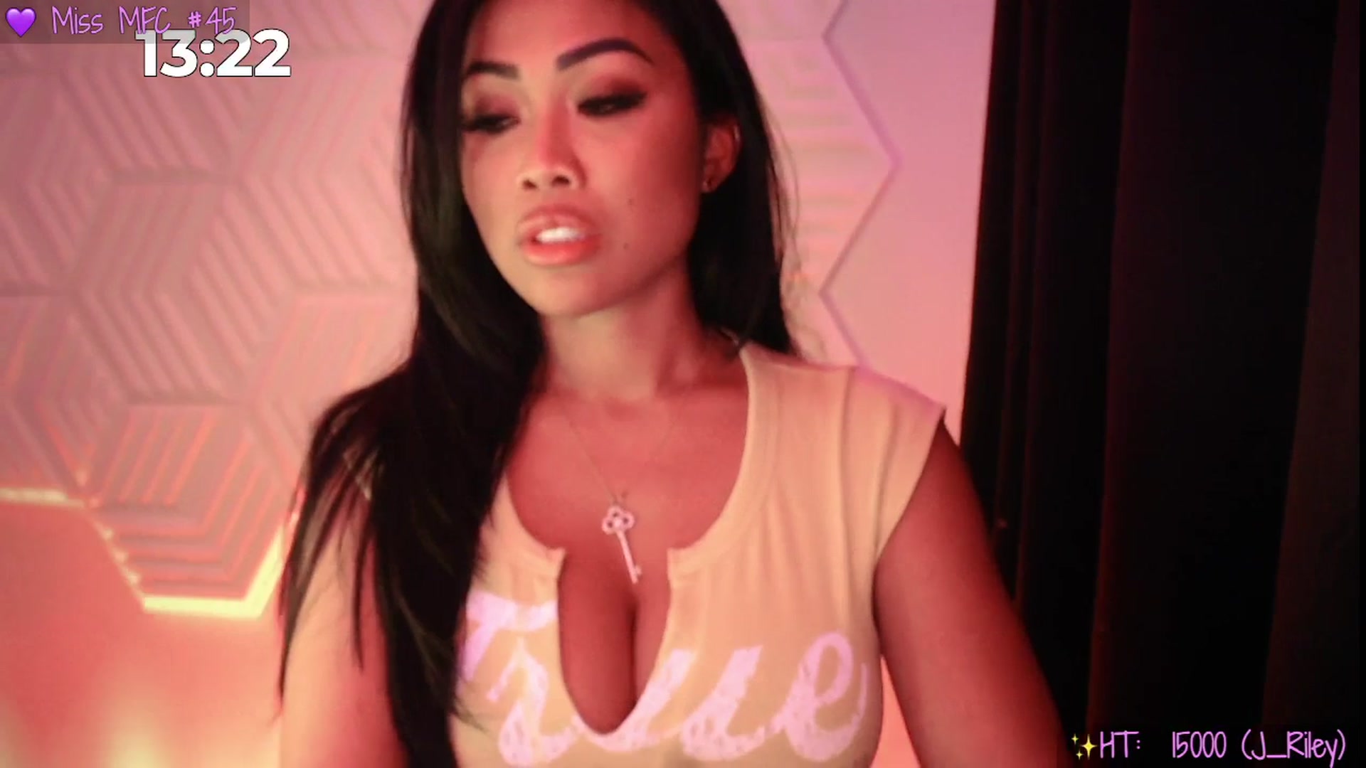 Gallery image thumbnail from SinCityVEE's myfreecams stream on, 08/07/2025, 02:42 image 13 of 20
