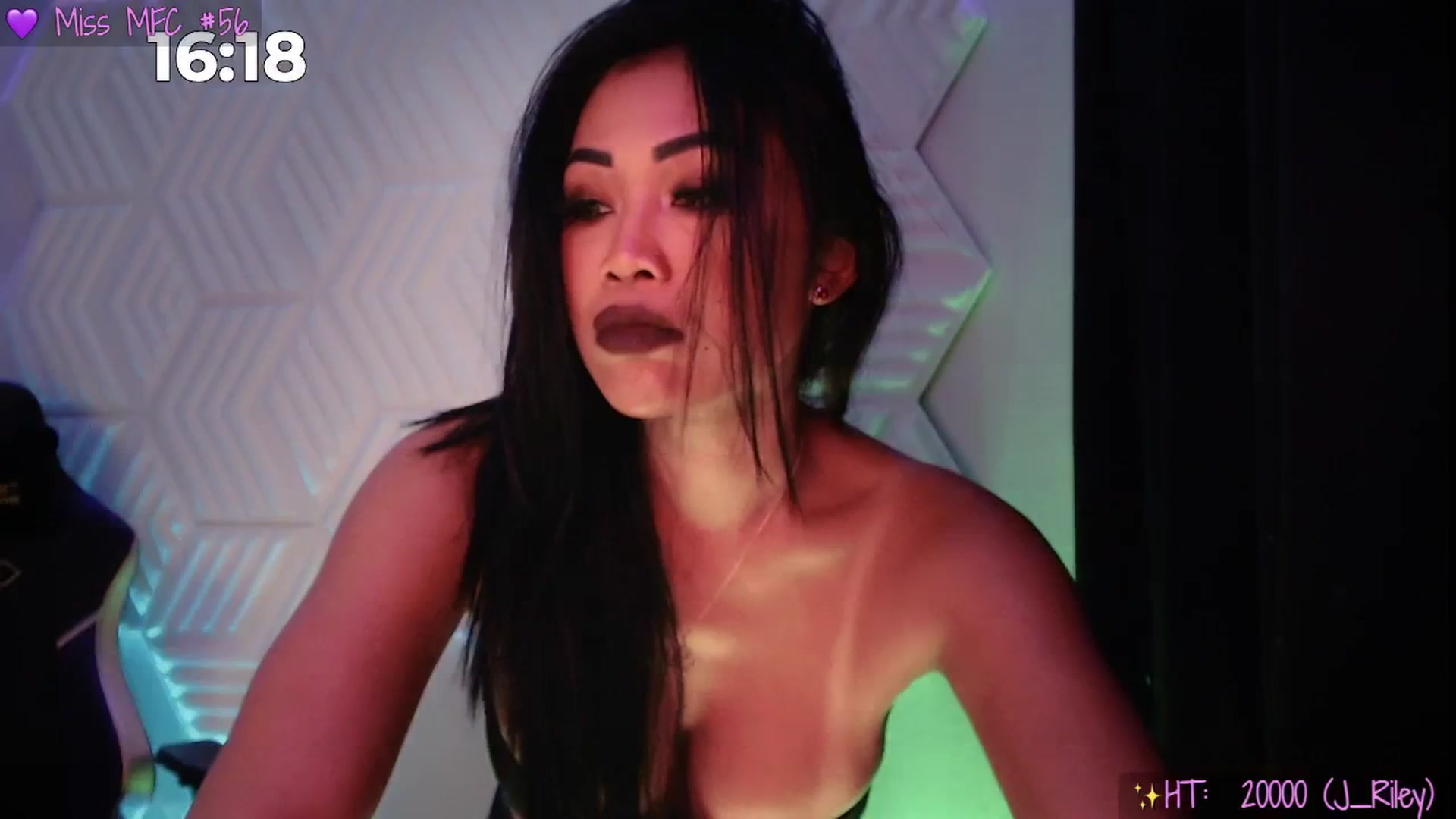 Gallery image thumbnail from SinCityVEE's myfreecams stream on, 08/18/2025, 06:50 image 19 of 20