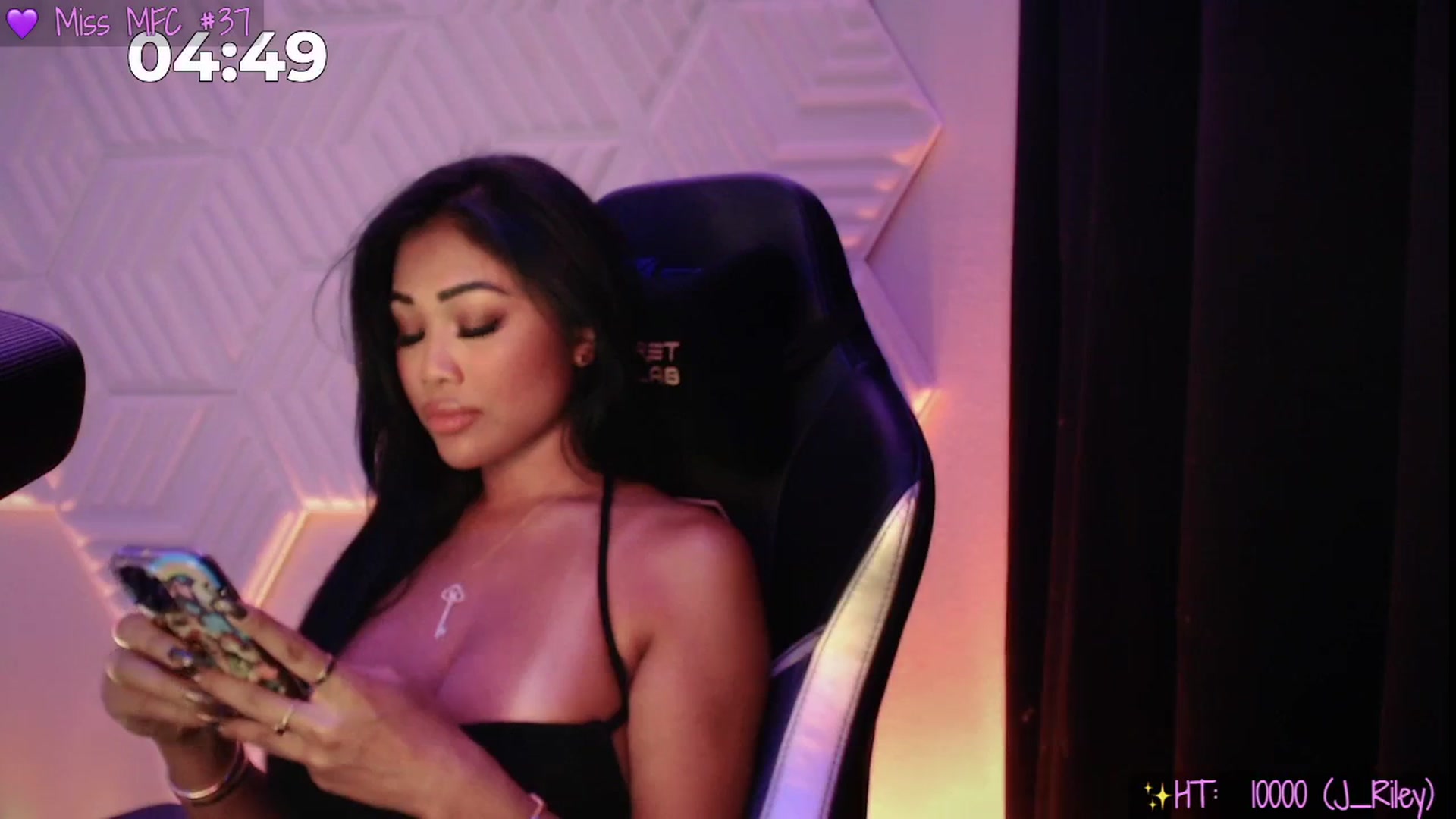 Gallery image thumbnail from SinCityVEE's myfreecams stream on, 08/20/2025, 10:58 image 18 of 20
