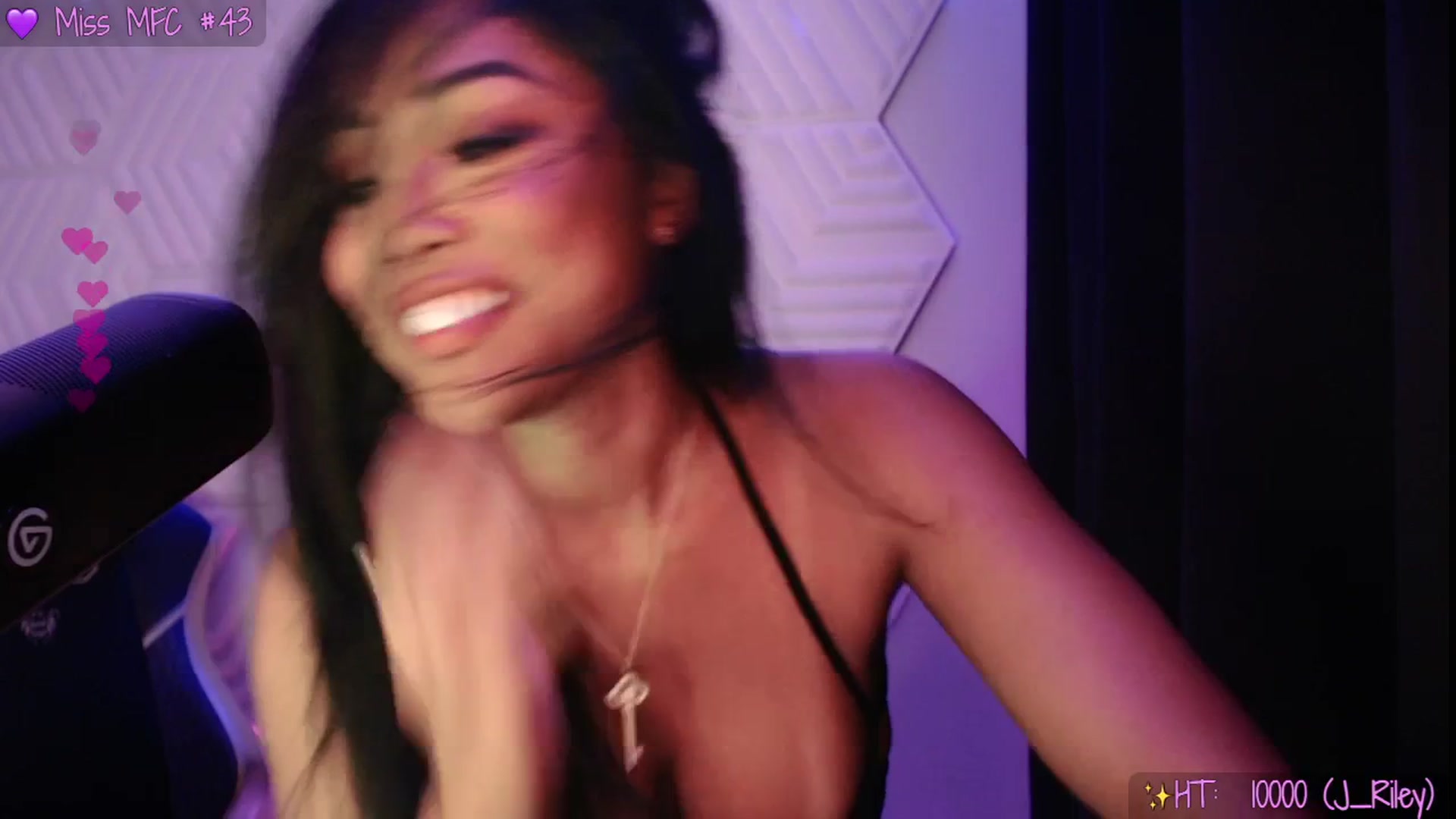 Gallery image thumbnail from SinCityVEE's myfreecams stream on, 08/20/2025, 10:58 image 3 of 20