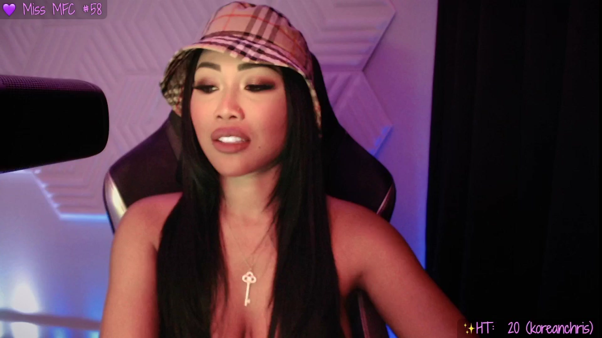 Gallery image thumbnail from SinCityVEE's myfreecams stream on, 08/29/2025, 05:11 image 4 of 20