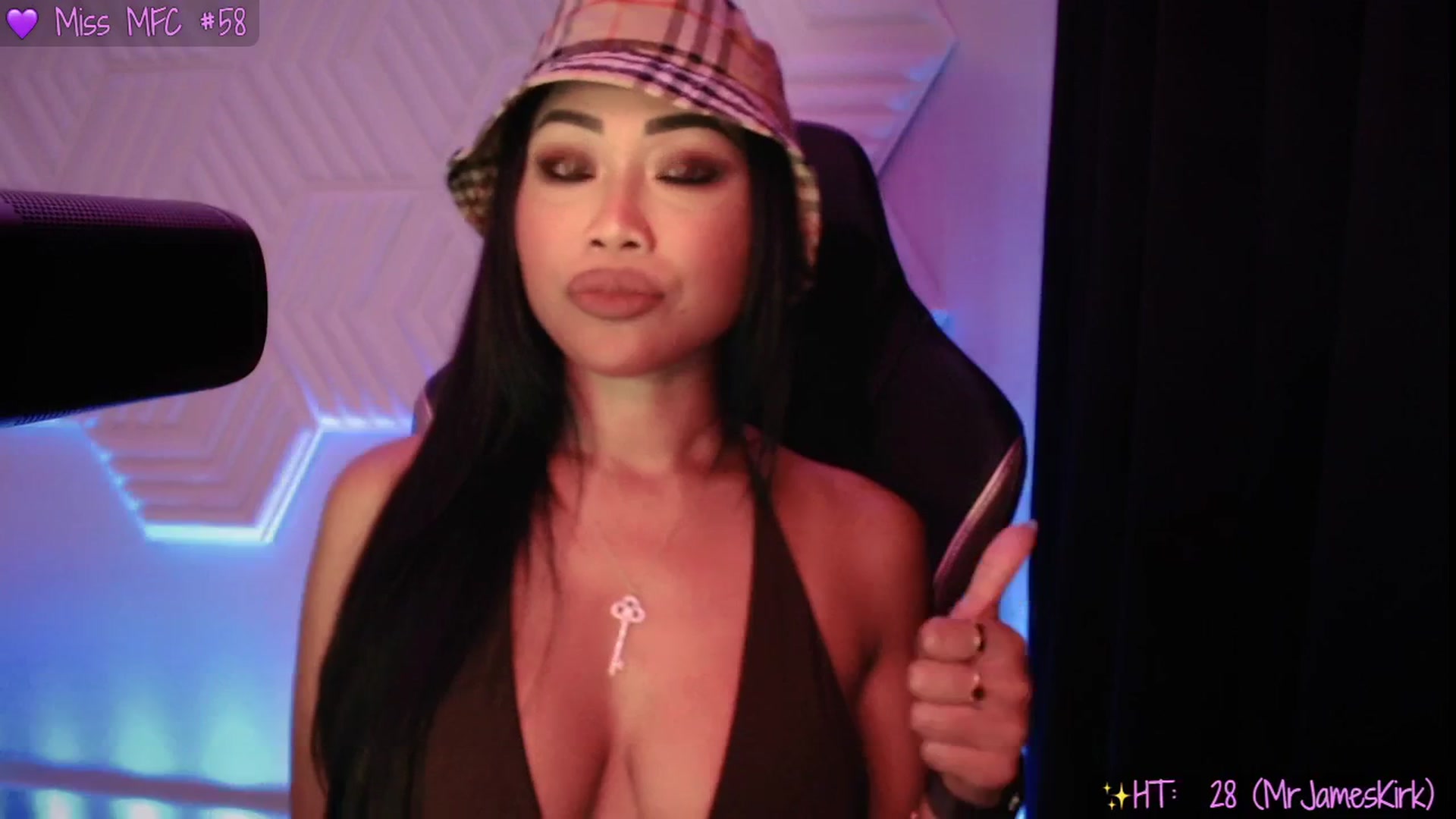 Gallery image thumbnail from SinCityVEE's myfreecams stream on, 08/29/2025, 05:11 image 11 of 20