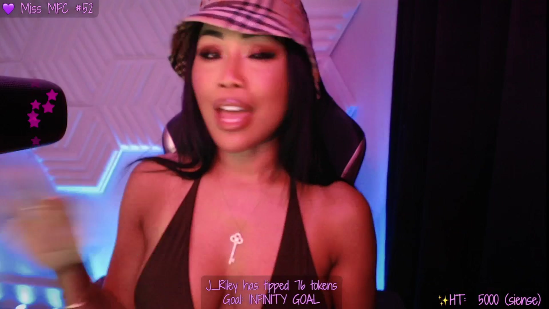 Gallery image thumbnail from SinCityVEE's myfreecams stream on, 08/29/2025, 09:19 image 5 of 20
